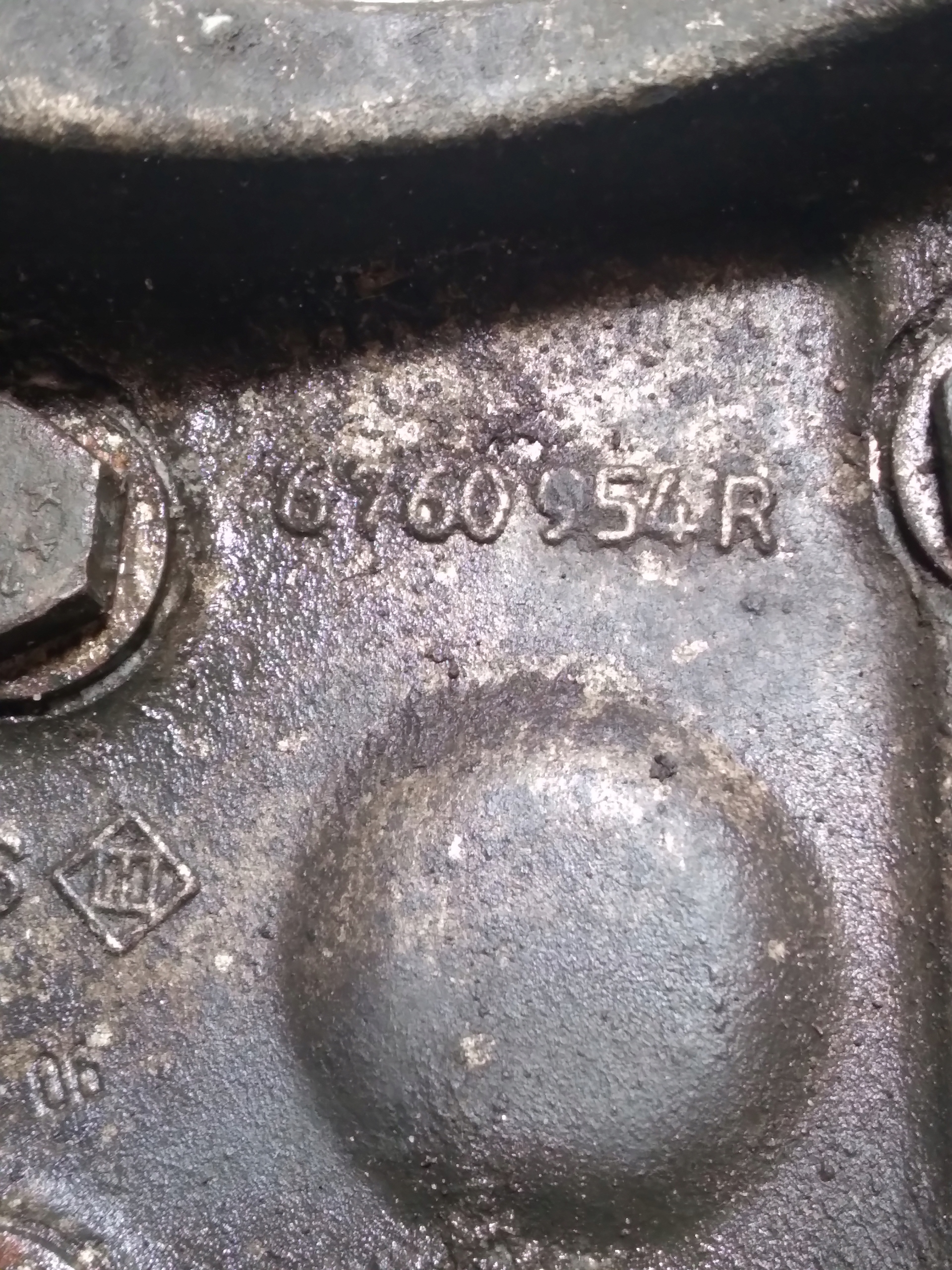 otoč čepu pravý předek ABS BMW E60 6760954R 3.0 D