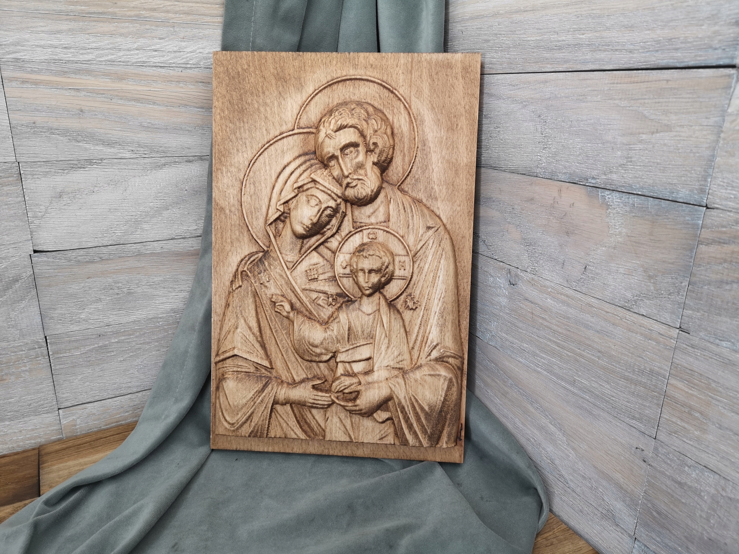 Obraz reliéf ve dřevě dárek svatba Svatá rodina V 45cm