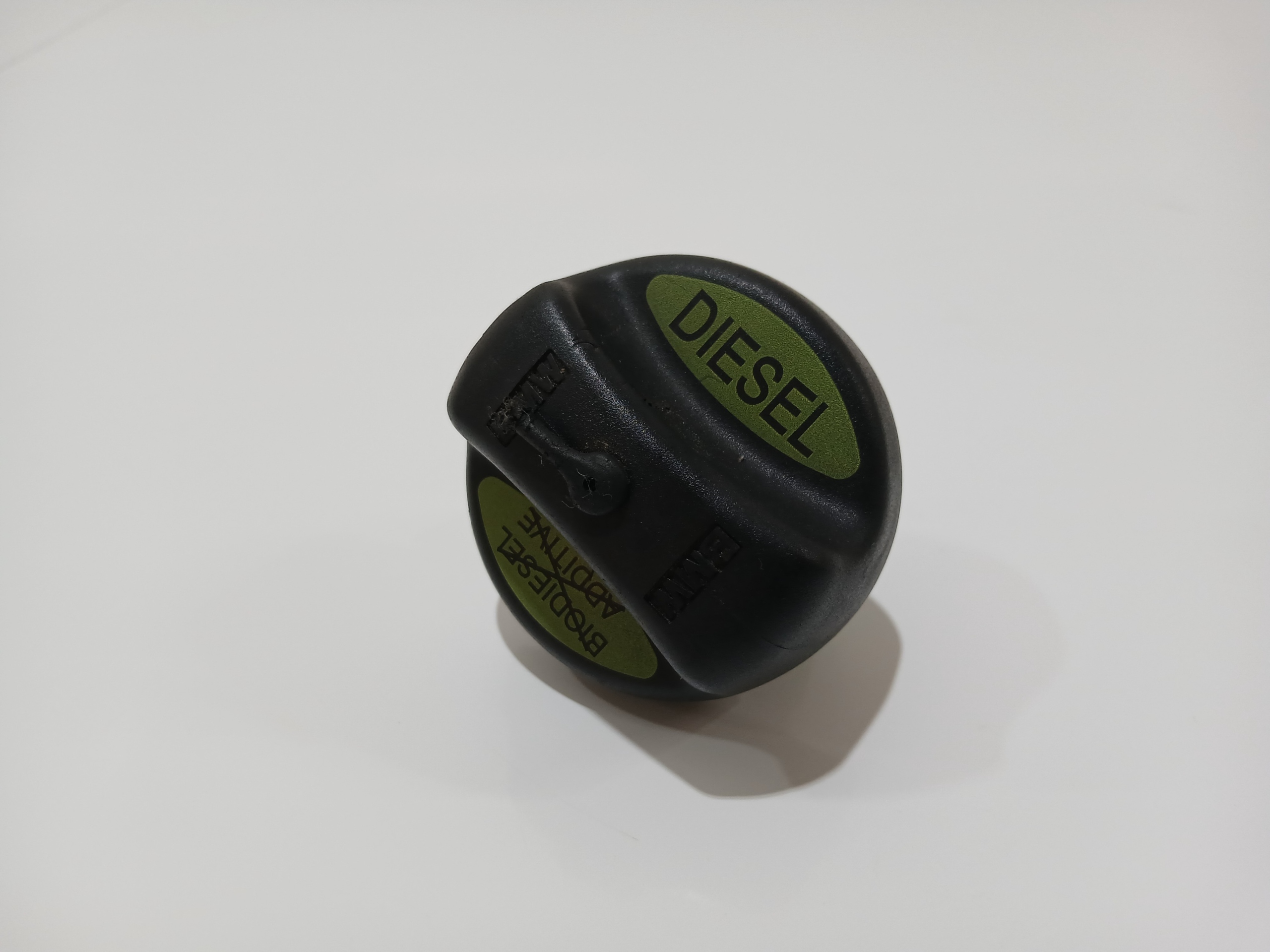 čep rezervoara goriva BMW E60 E61 E83 E84 (4642360)