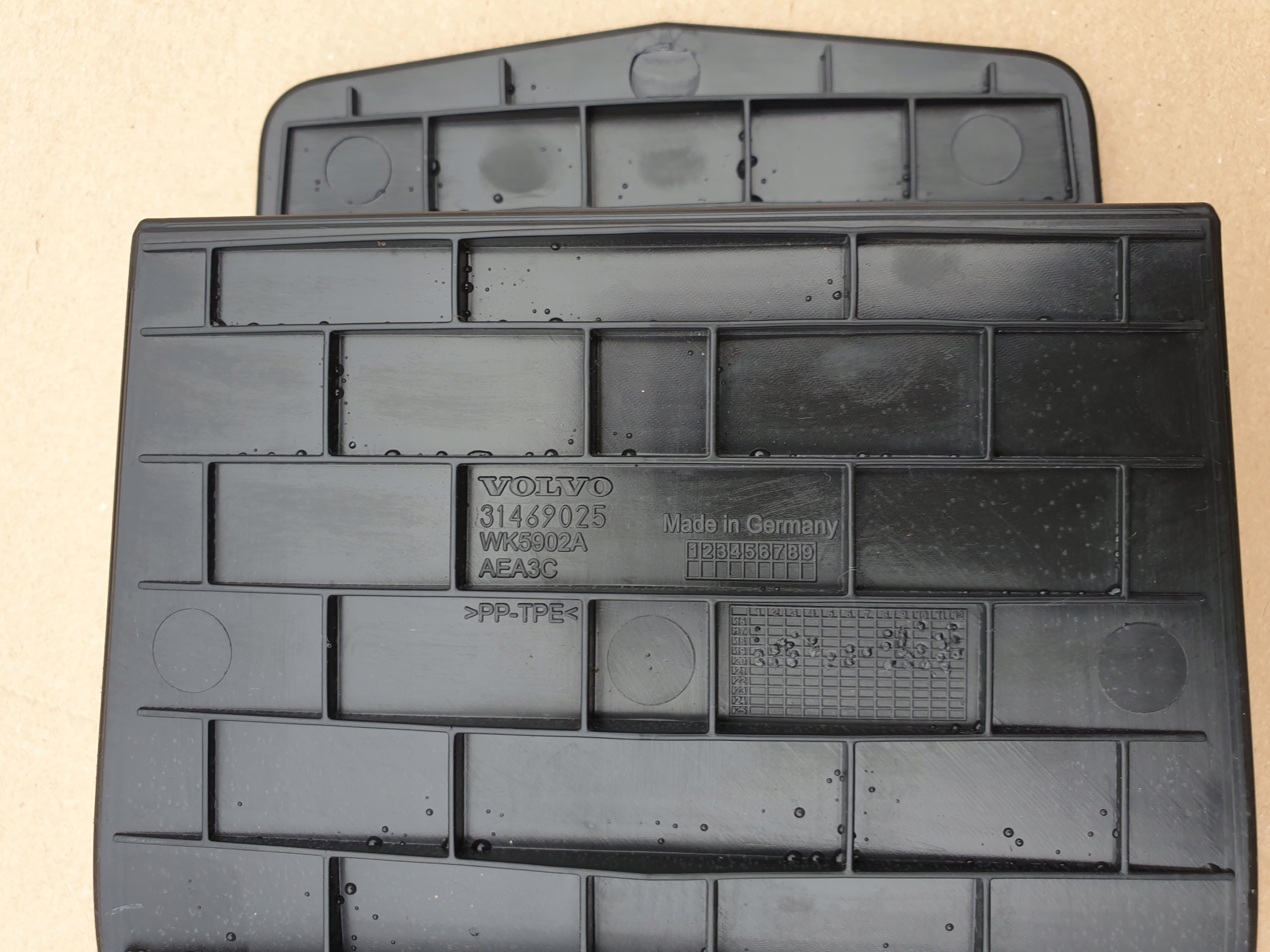 Insert en caoutchouc TUNELU MATA VOLVO XC40 II OE