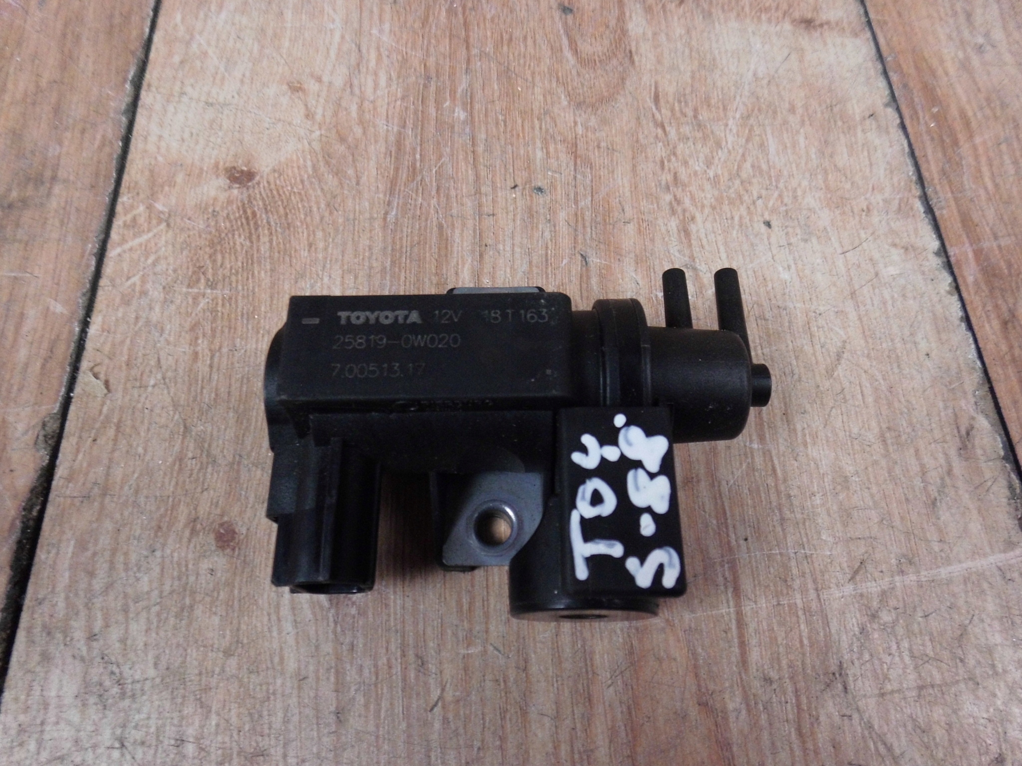 Toyota Auris II CHR вакуумный клапан 25819-0W020