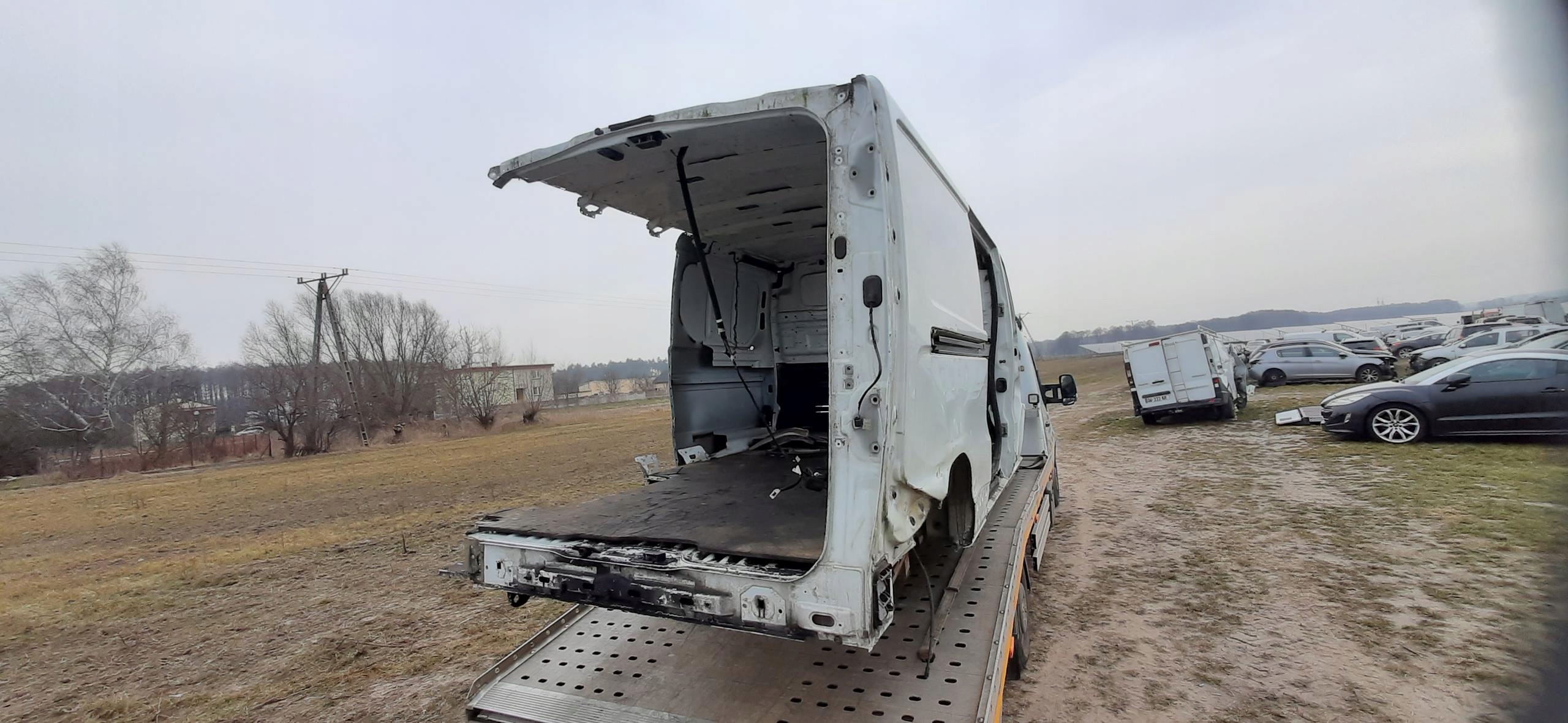 ремень задний кузов renault TRAFIC III