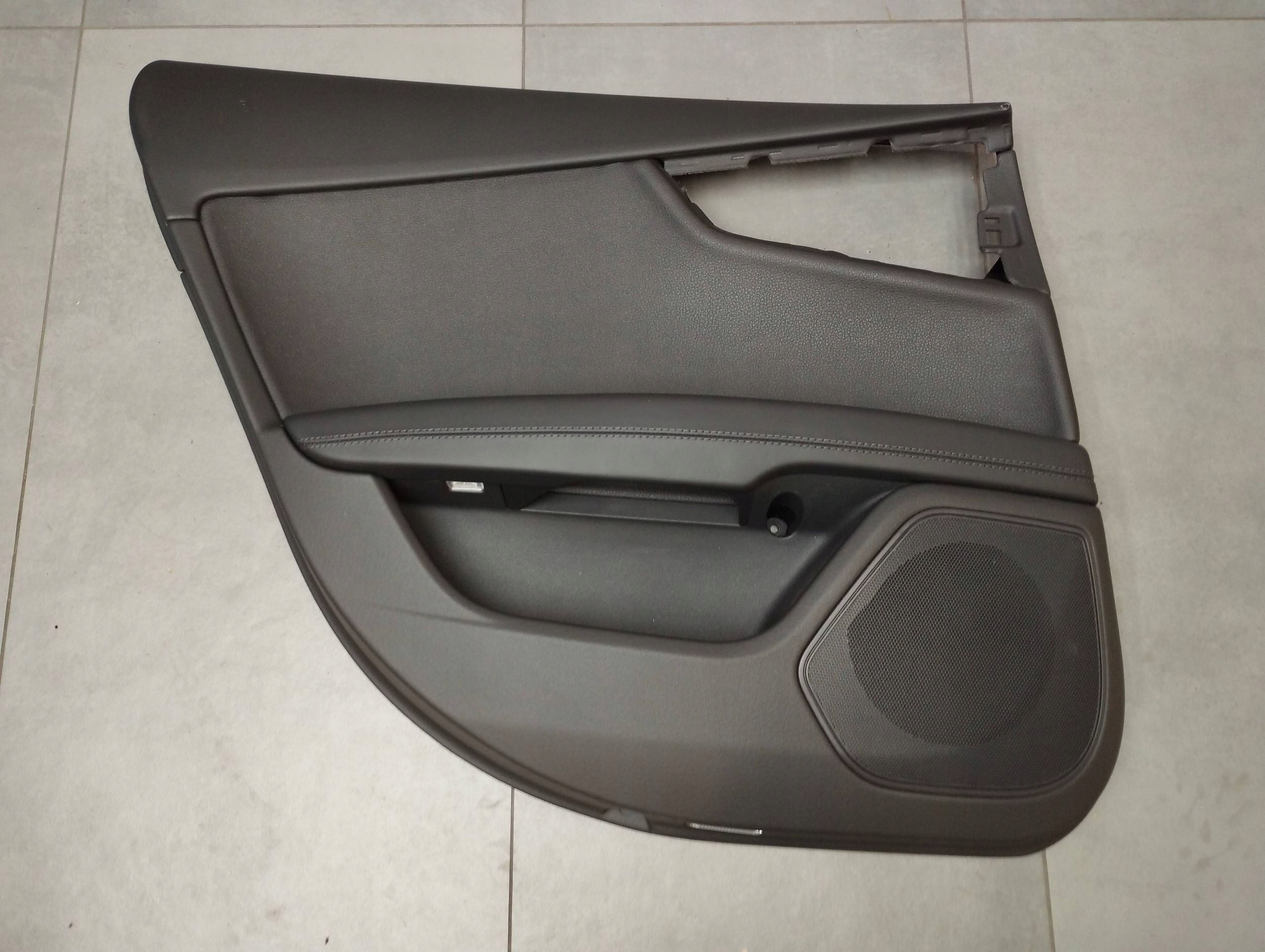 Audi A7 4G 2016 side door left rear part leather 4G8867305