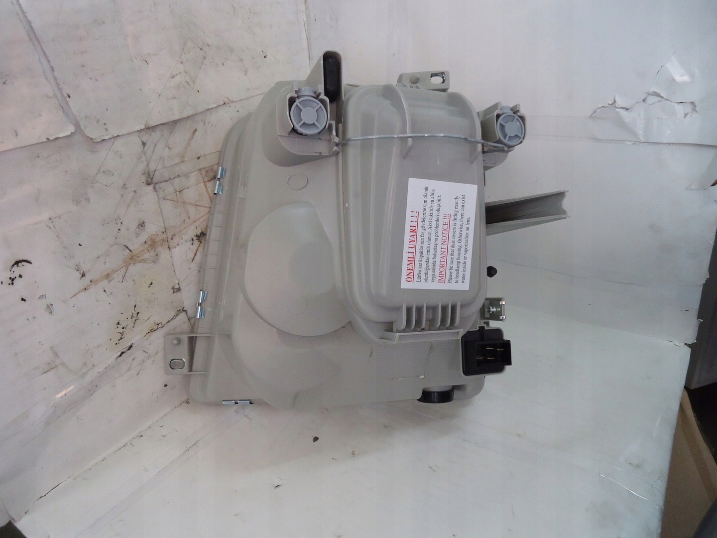 LAMPA PRZEDNIA PRAWA VOLKSWAGEN LT Strona zabudowy prawa