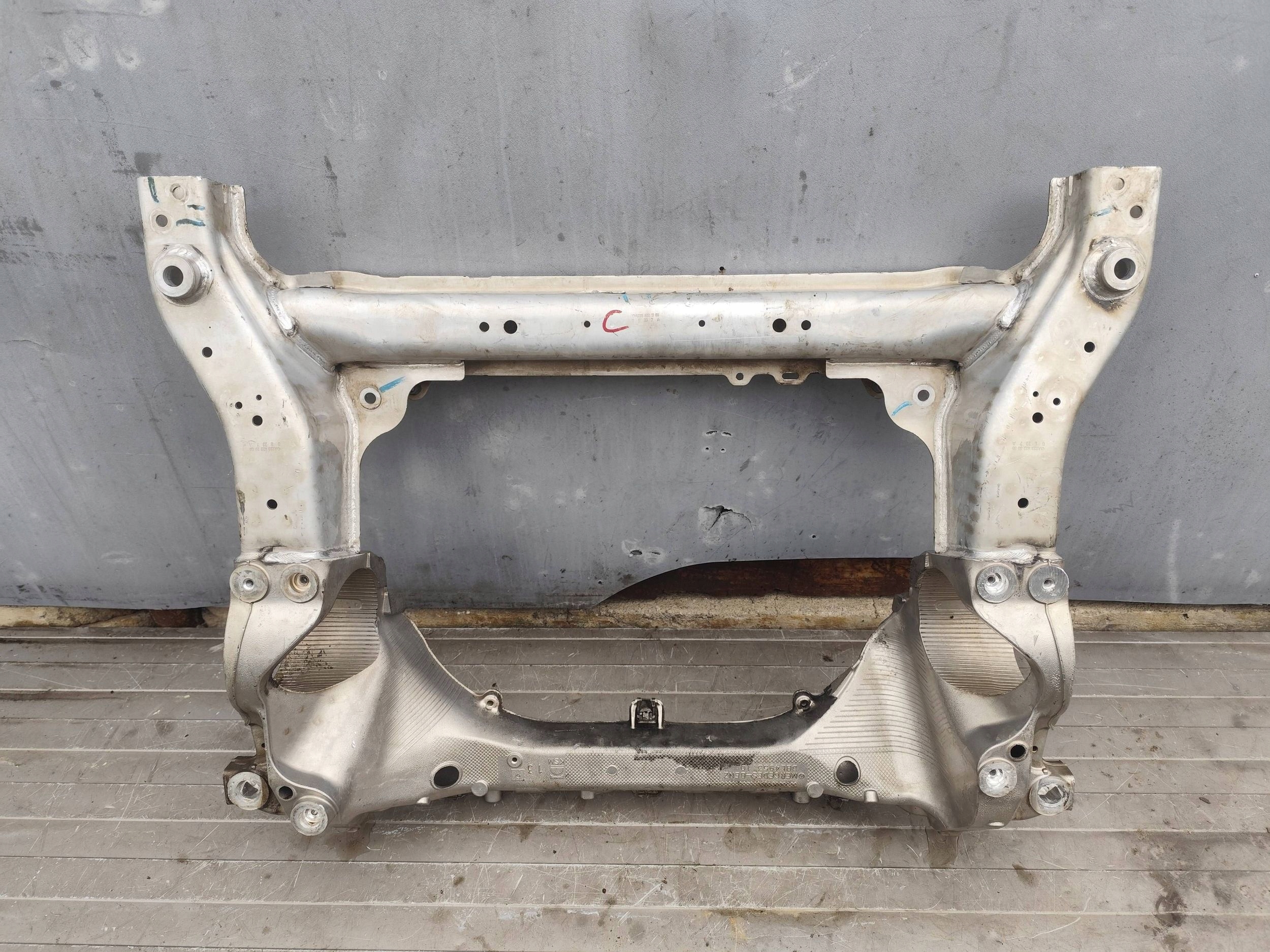 MERCEDES W206 C-KLASA subframe axle beam A2236221900