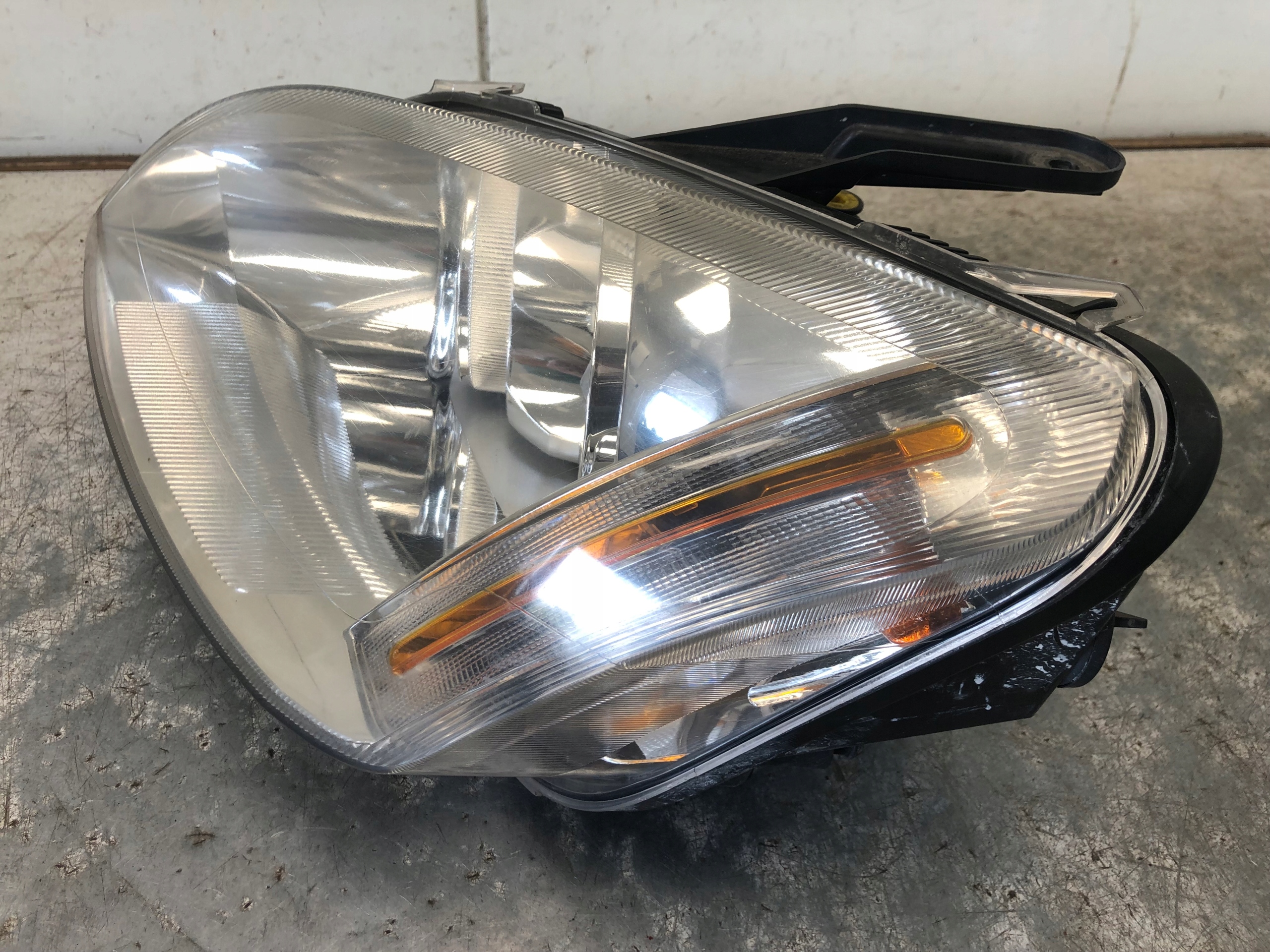 light left front FORD C-MAX