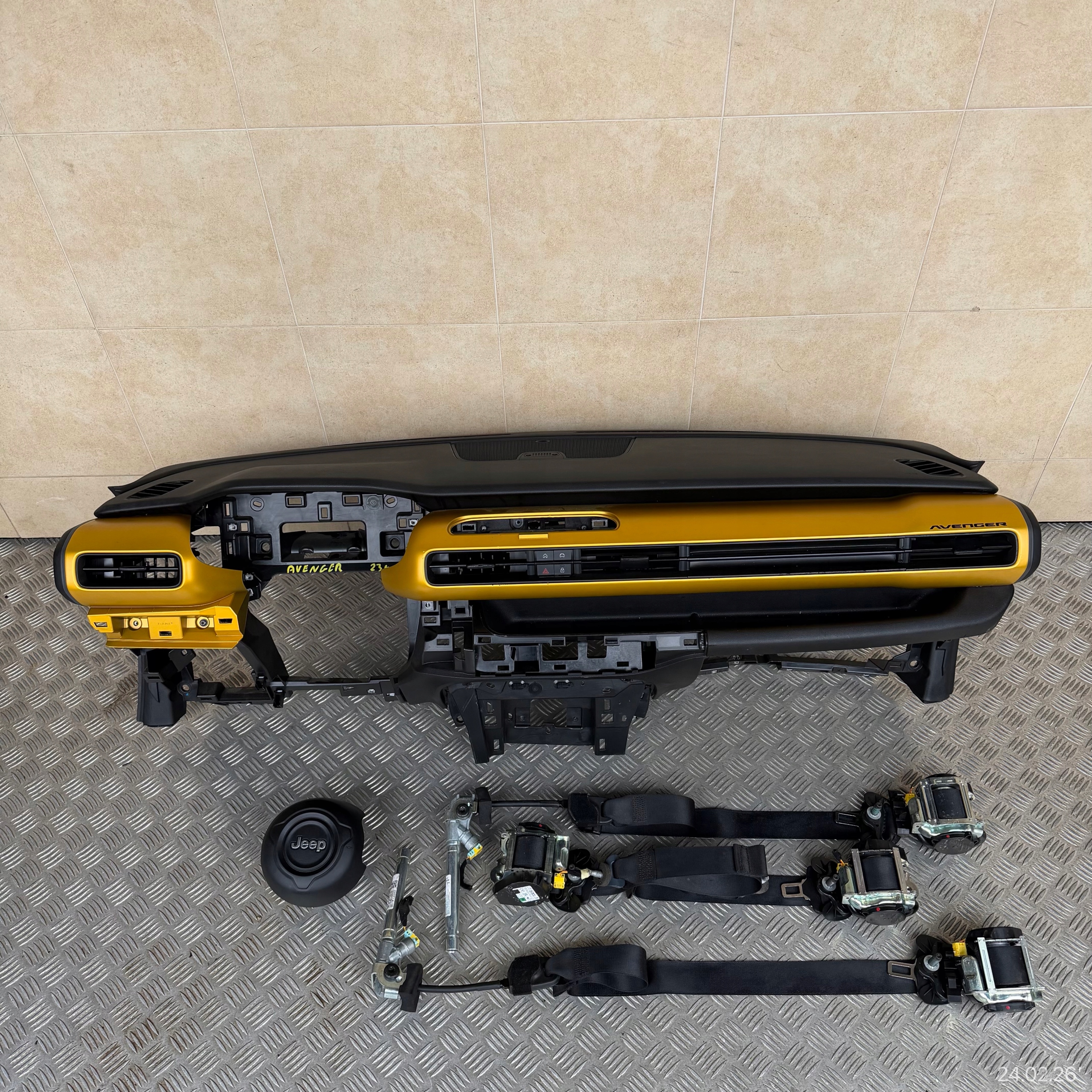 dashboard complete airbag console tension belts cockpit JEEP AVENGER 2023 ROK