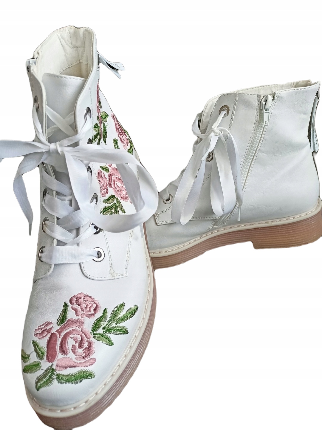 Bugatti haftowane botki trapery skóra wewnątrz 41