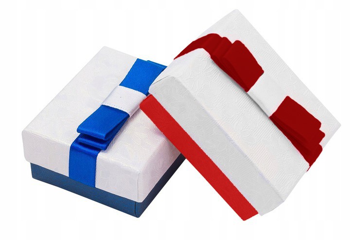 NASZYJNIK SREBRNY MEDALIK KOMUNIA CHRZEST GRAWER Materiał Srebro