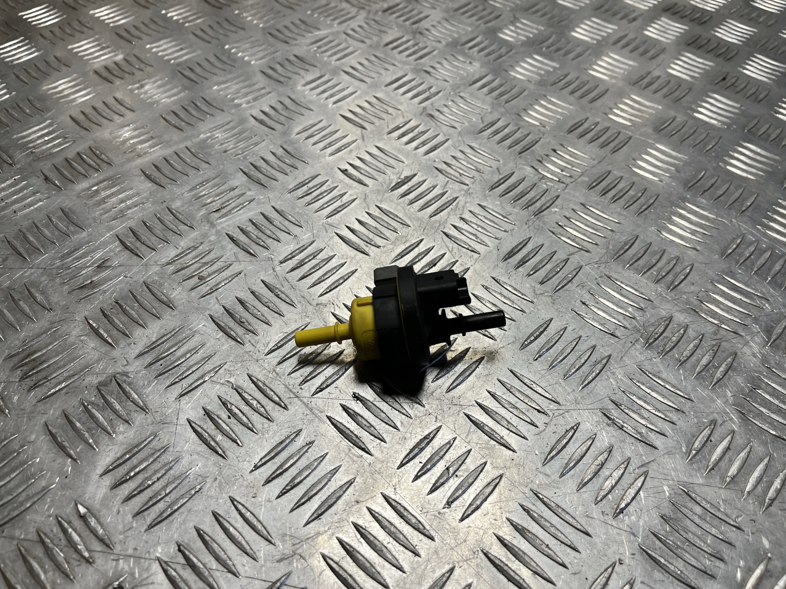 renault oe 149304569R клапан давления