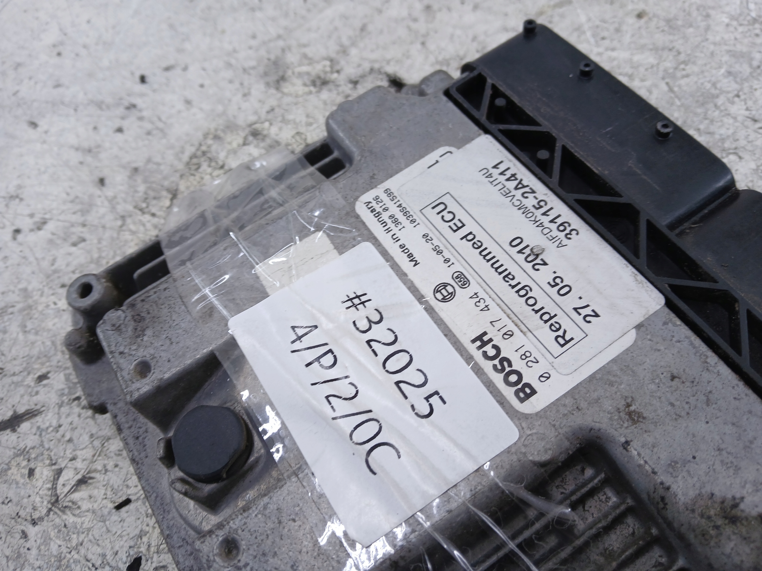 HYUNDAI i30 1.6 CRDI control unit computer of the engine 39115-2A411