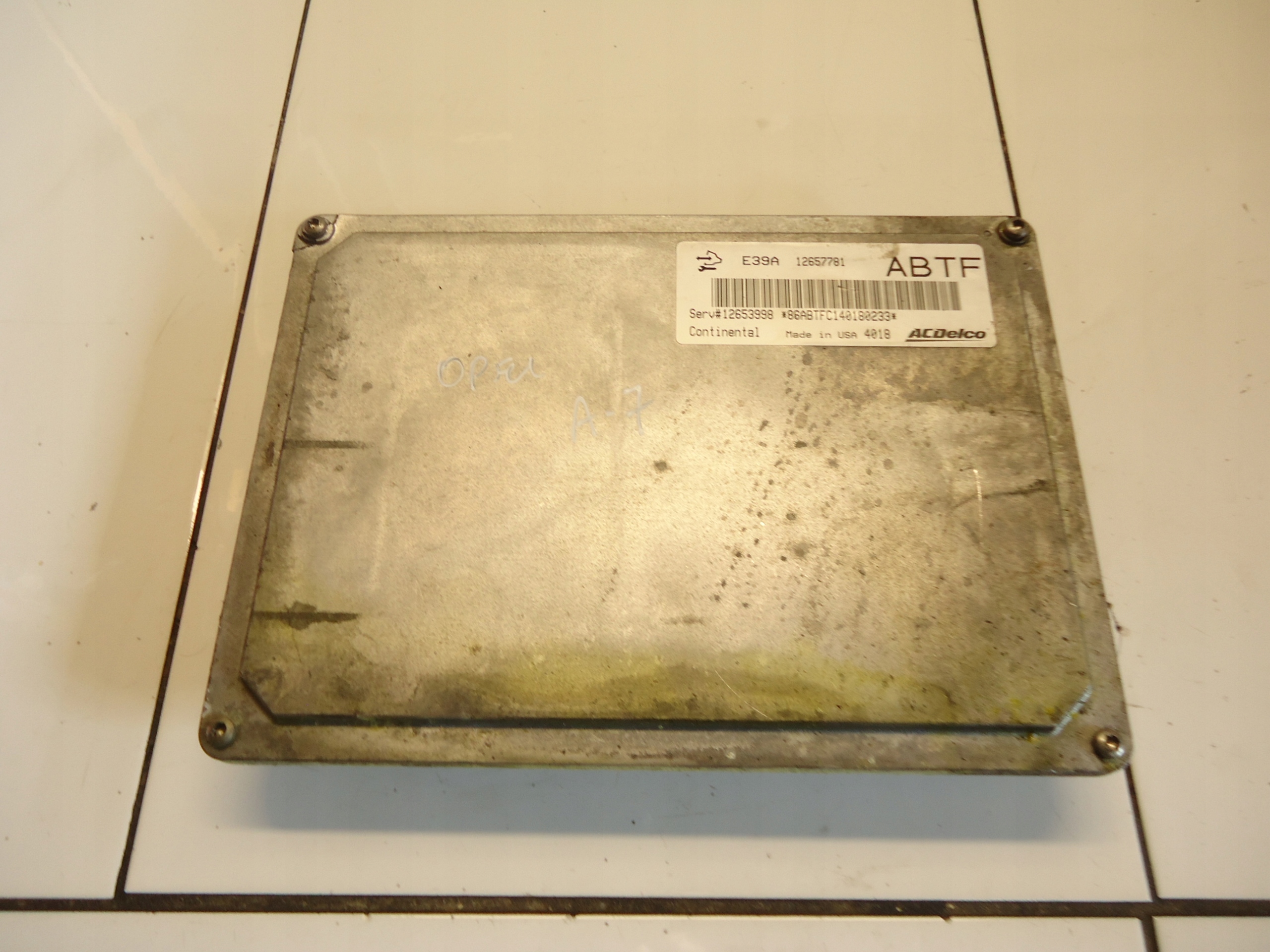 OPEL CHEVROLET CADILLAC 2.0.2.4 3.6 computer Motore 12657781