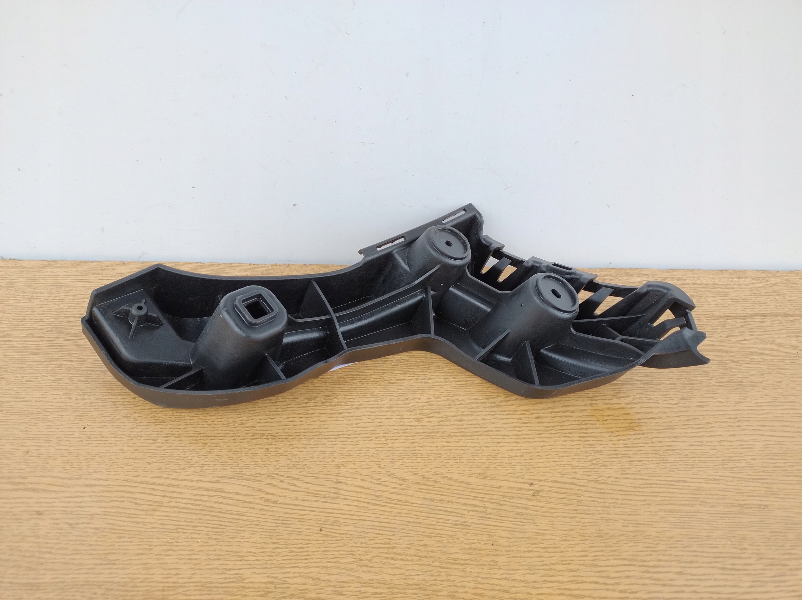 AUDI A6 C8 4K KOMBI bumper bracket left rear part bracket