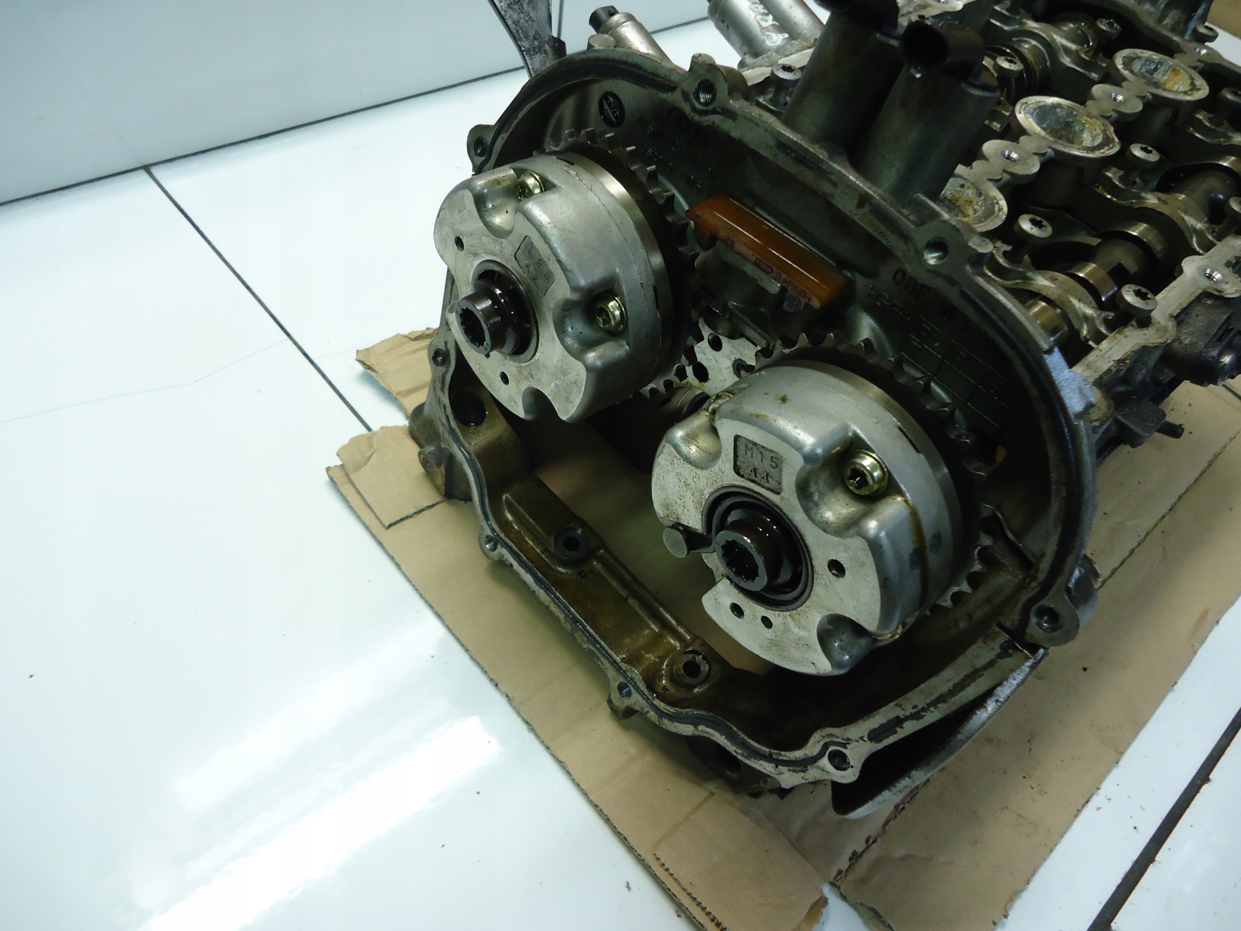 AUDI A5 3.2FSI V6 CAL head. right 06E103404A