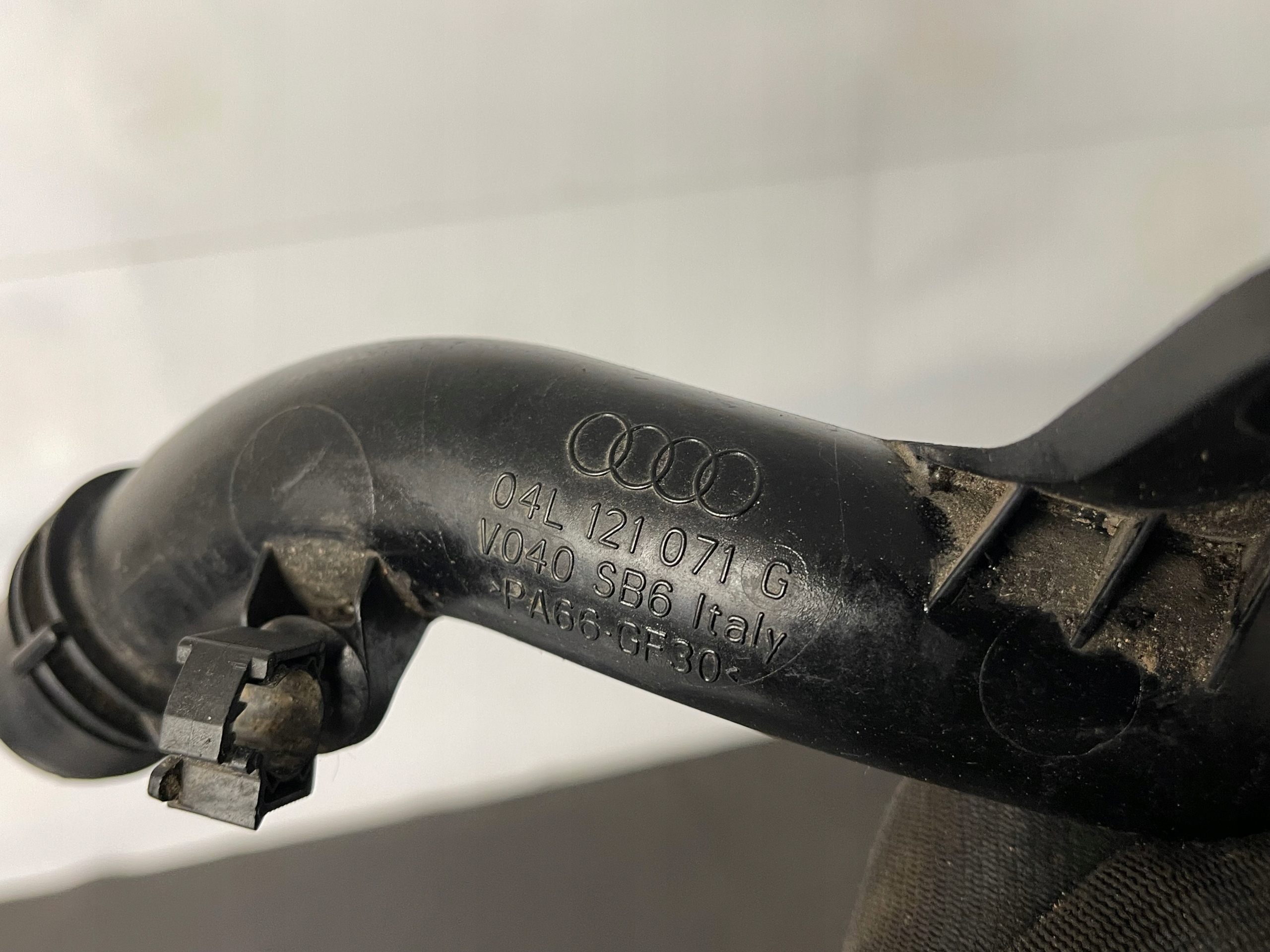 prijenos cijevčica vode AUDI A4 B9 8W A5 2.0 TDI 04L121071G