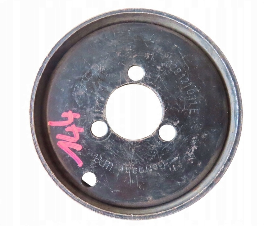 KOŁO PASOWE POMPY WODY VW PASSAT B5 1.9 TDI 1996-2005 ROK 028121031E