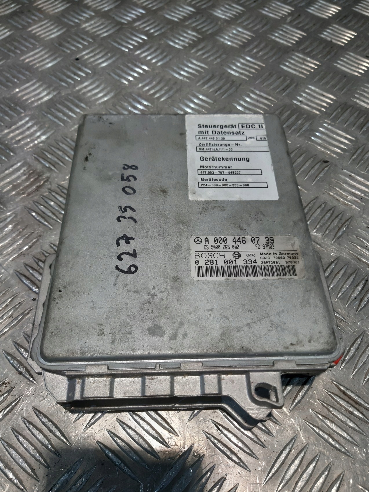 control unit of the engine Mercedes A0004460739 0281001334
