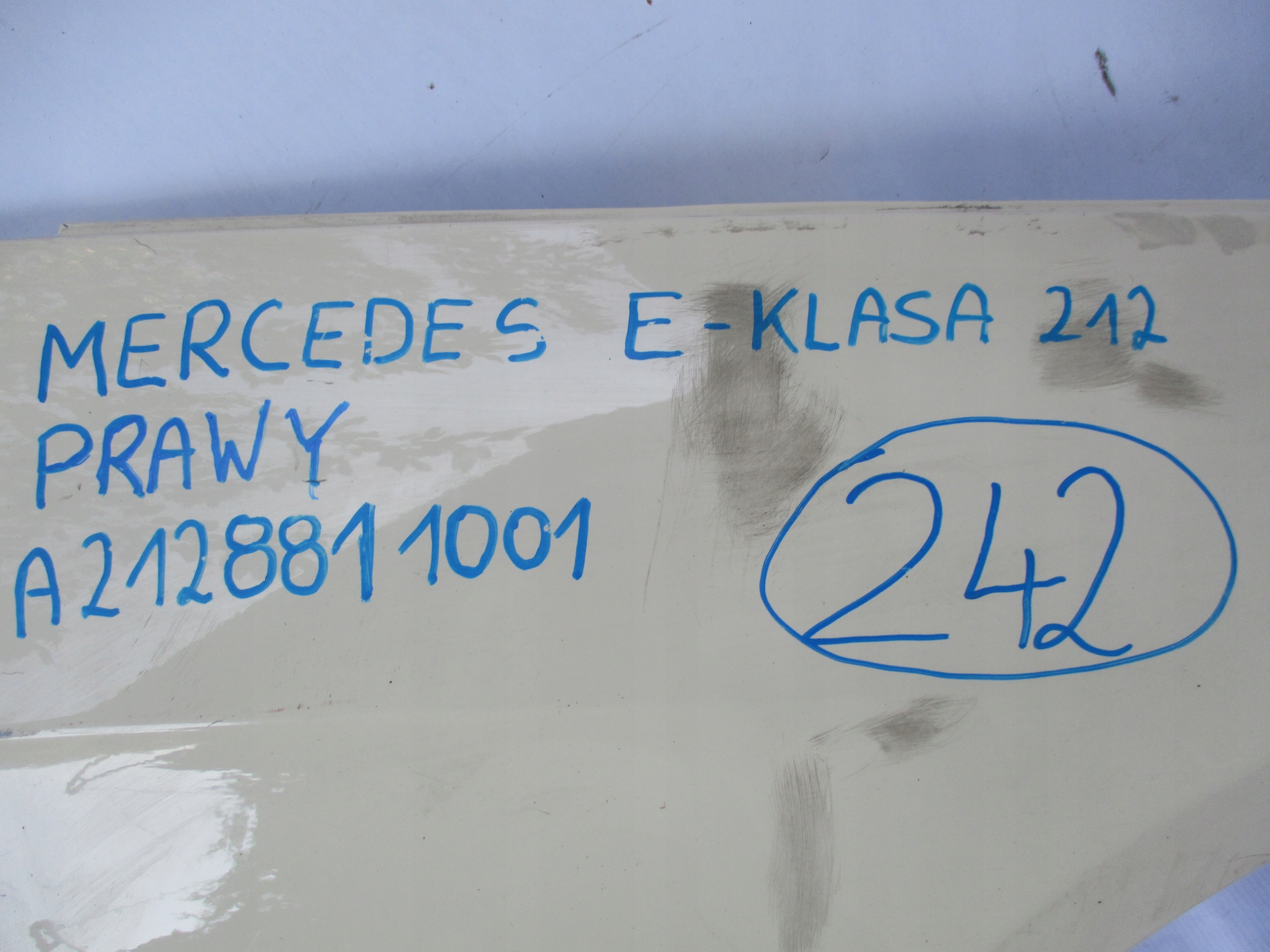 fender right front Mercedes E- Klasa 212 A2128811001