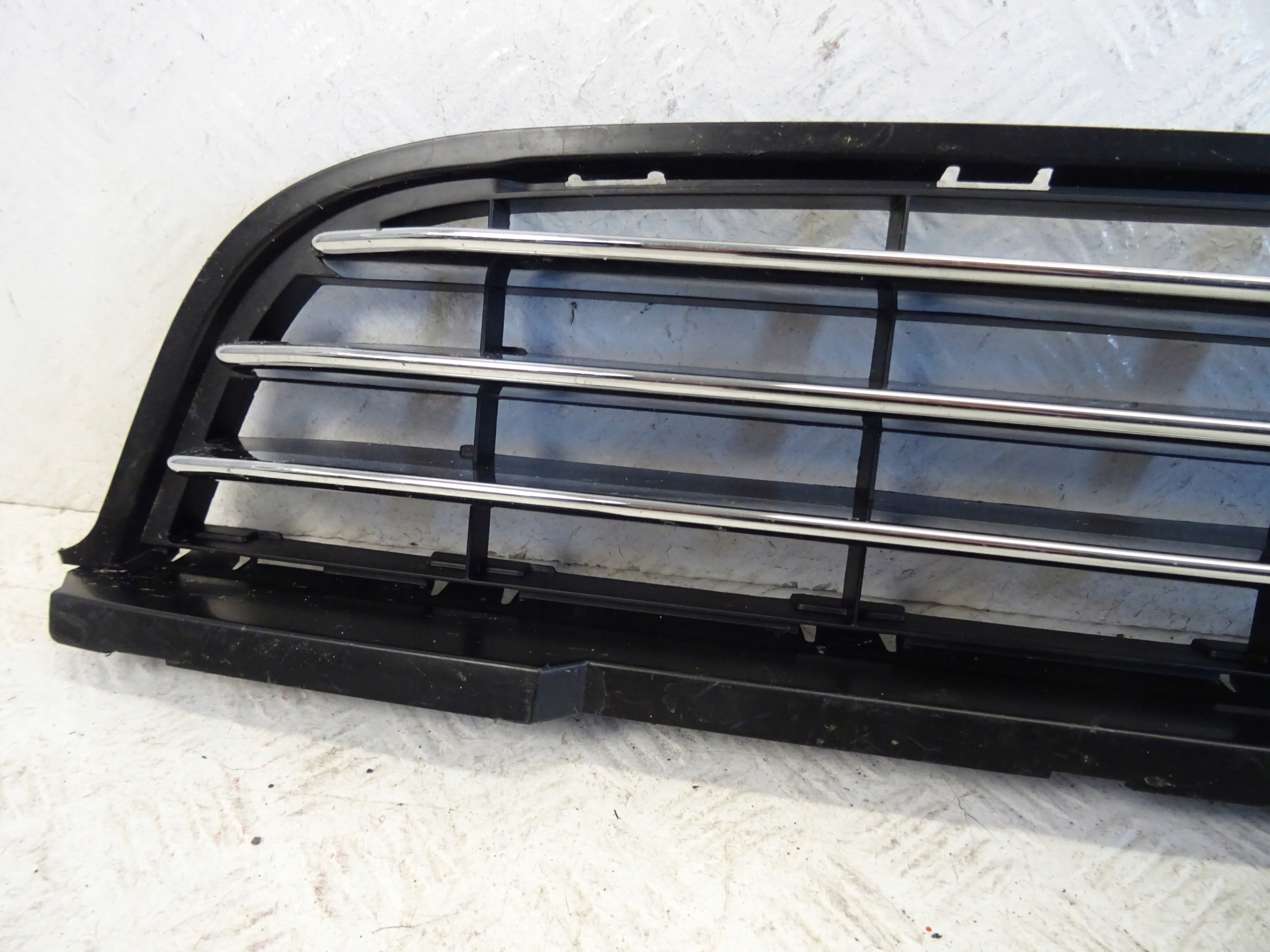 grid of a bumper front front PEUGEOT 5008 and CHROM 9687437677