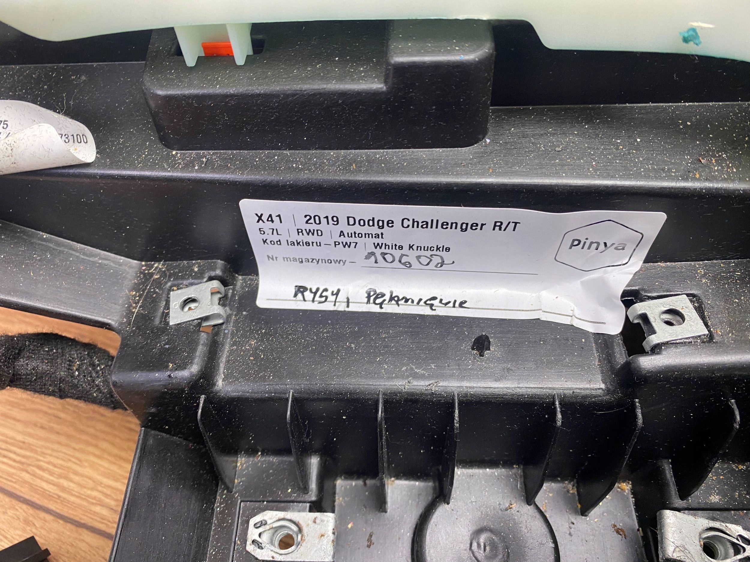consolle tunel media Dodge Challenger 2015+