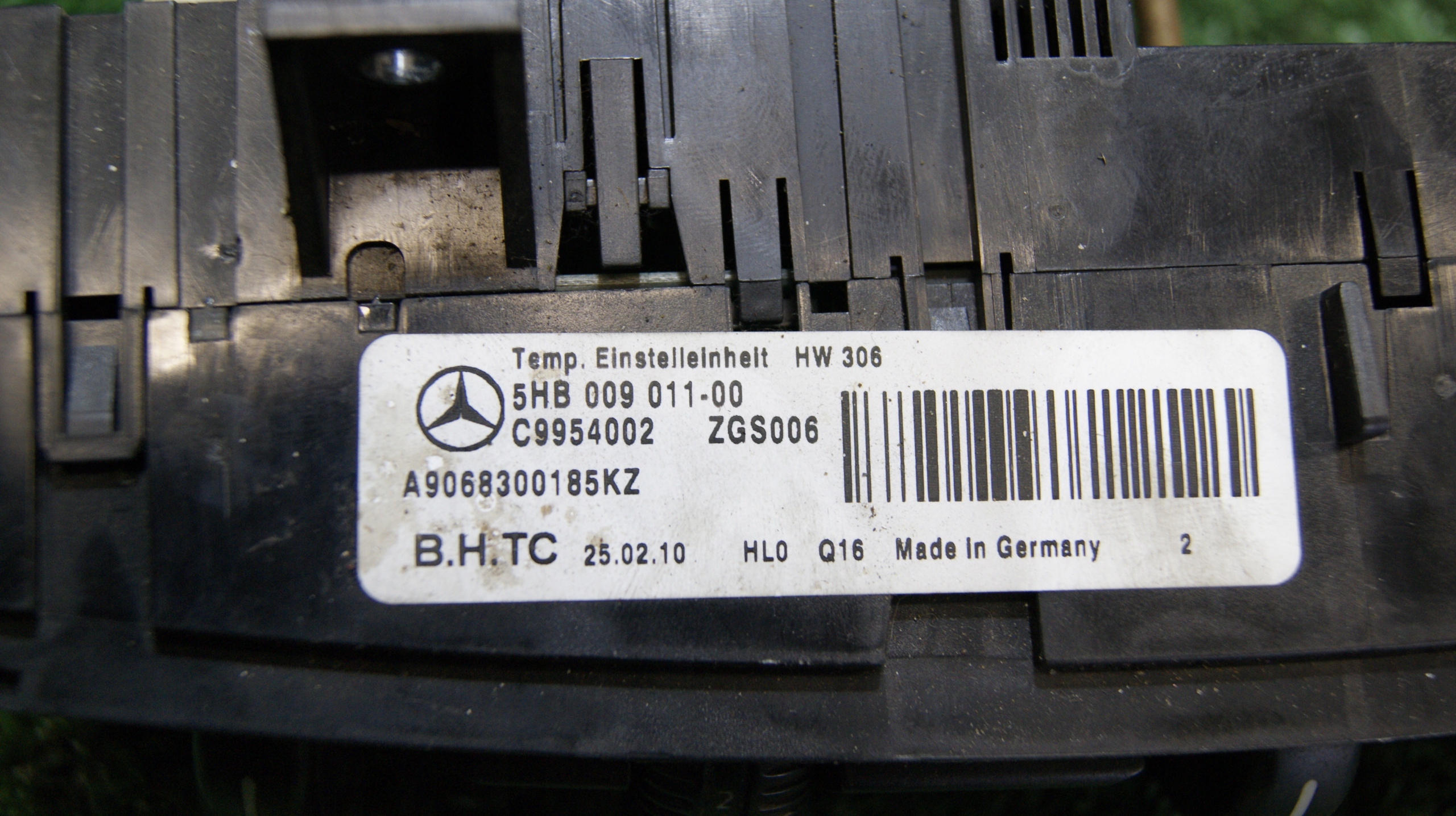 control panel air conditioning devices MERCEDES SPRINTER 906 5HB009011-00 A9068300185KZ