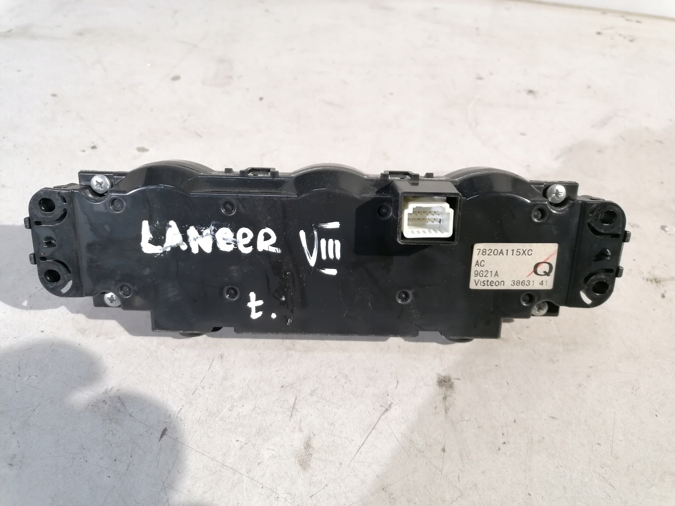 Mitsubishi Lancer VIII 8 control panel air conditioning devices