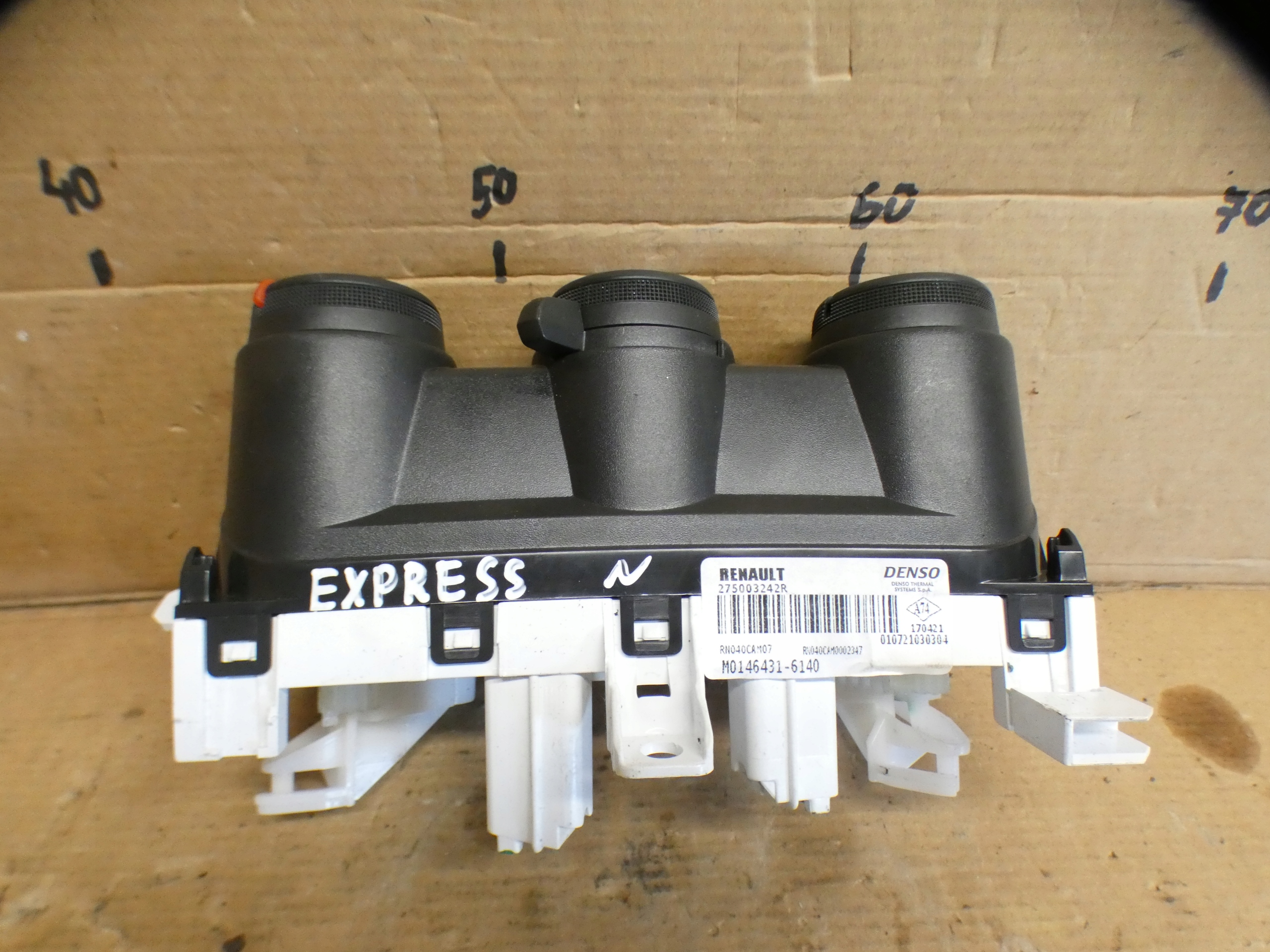 control panel klimatyzacja Renault Express 275003242R