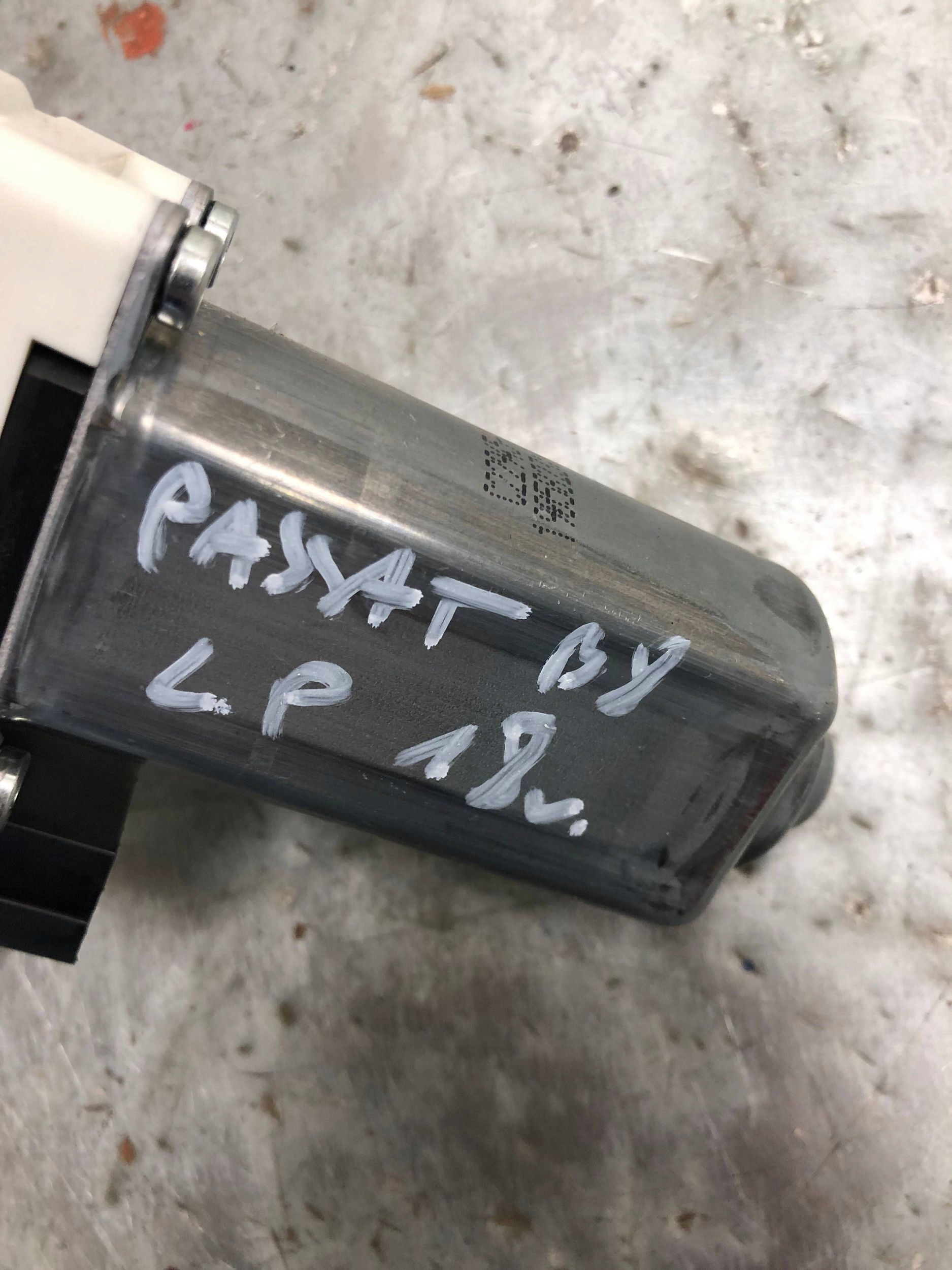 mini motor windows left front VW PASSAT B8 KOMBI 5Q4959801B
