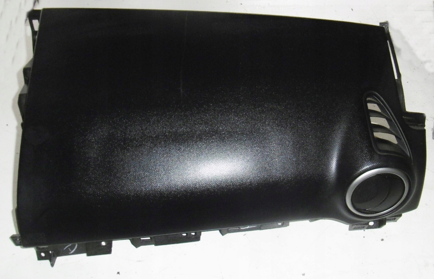 Подушка безопасности мазда 3. Подушки безопасности Мазда 3 BK. ВАЗ 2112 пассажирская подушка безопасности. Mazda 3 BK 2008 год подушка пассажира. Подушка пассажирская Мазда 3.