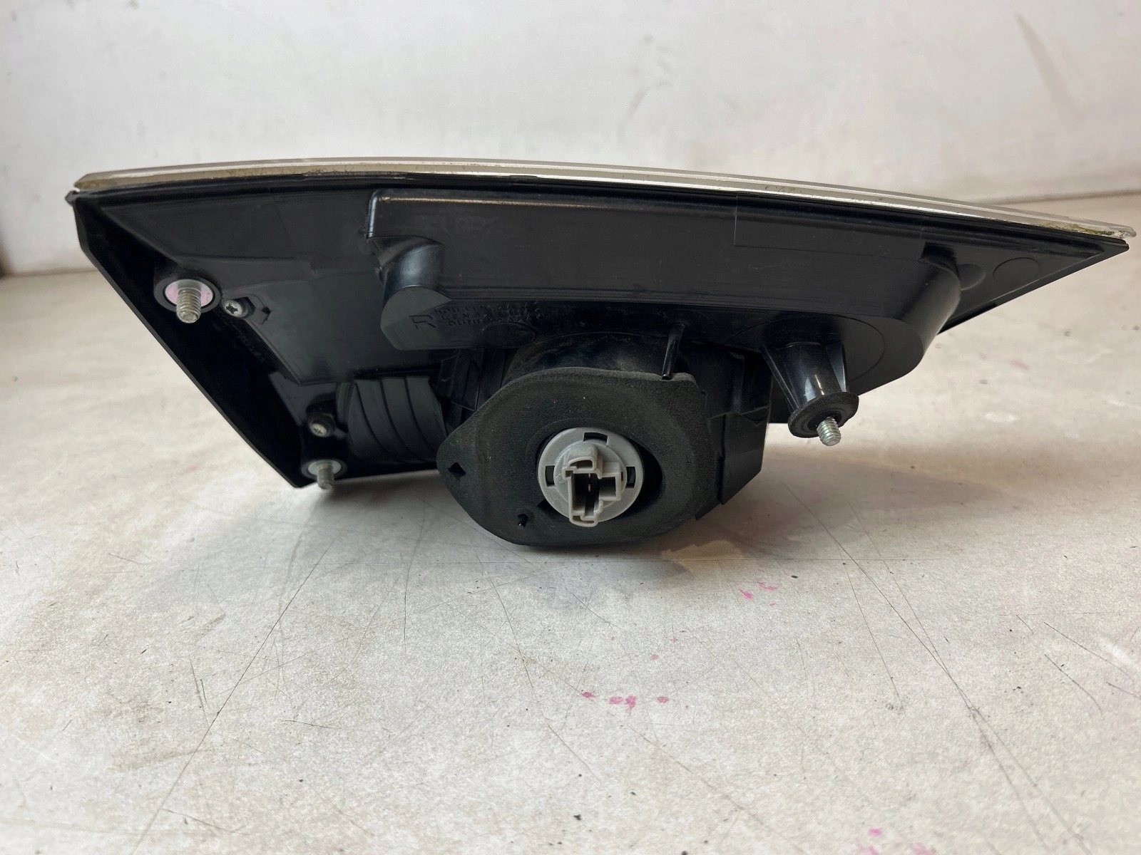 light rear part rear right to the bonnet Mitsubishi Outlander II