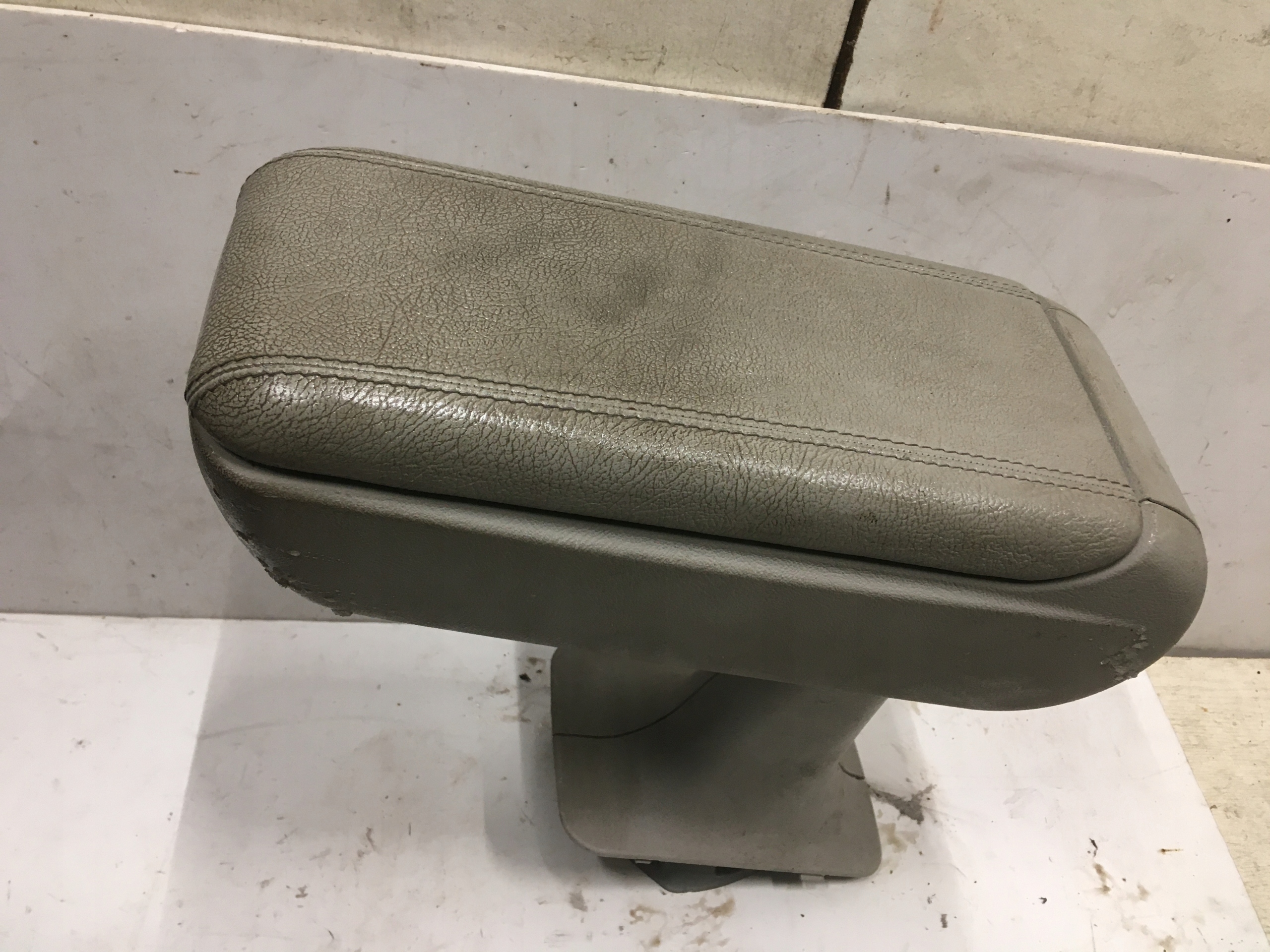 Подлокотник MERCEDES A Class W168 оригинал