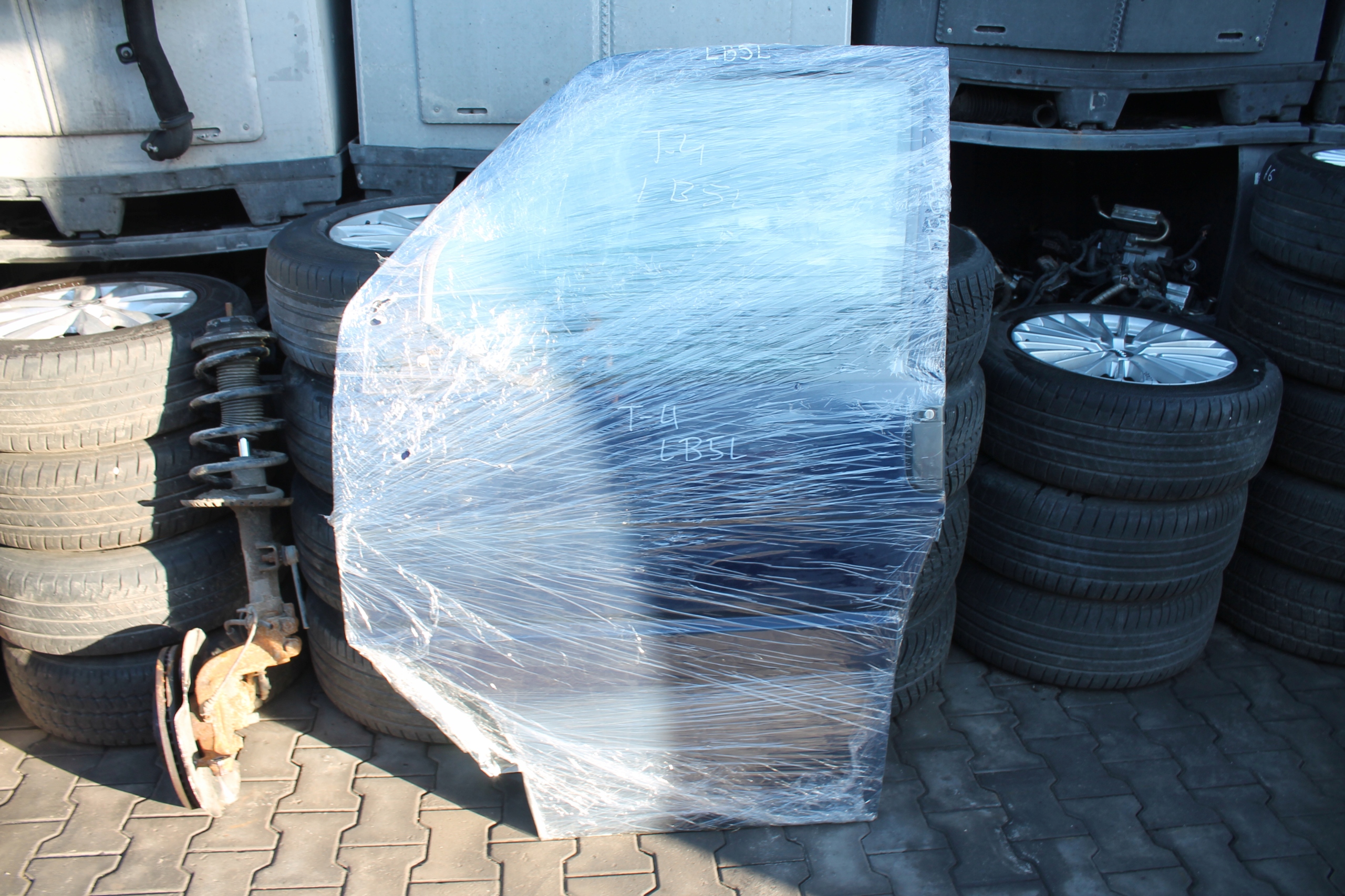 dveře levé VW T4 LB5L