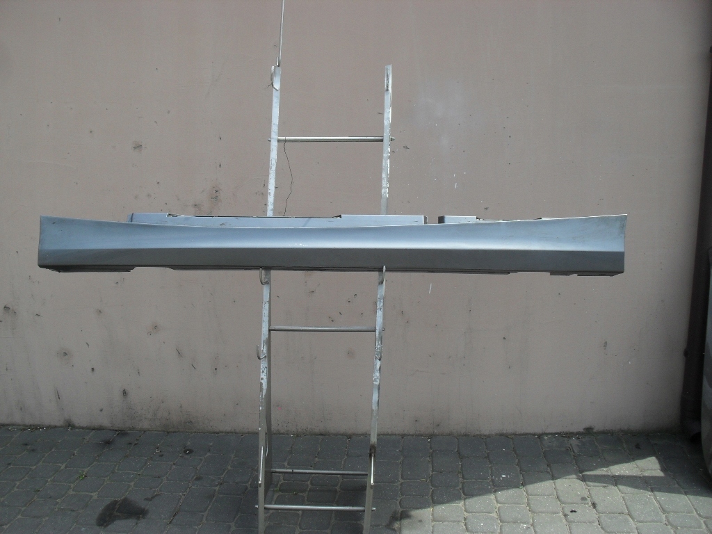 BMW 1 E87 LISTWA PROGOWA LEWA PRÓG RZGÓW