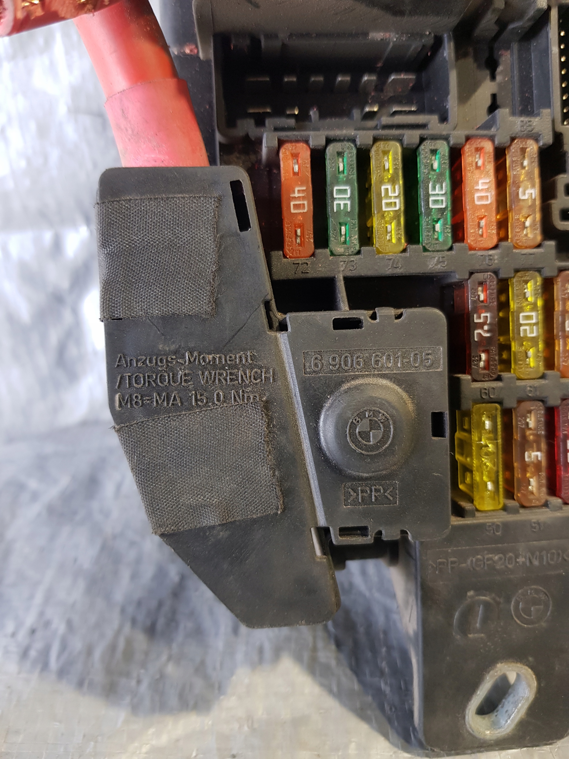 Module fusibles BMW E60 6906603
