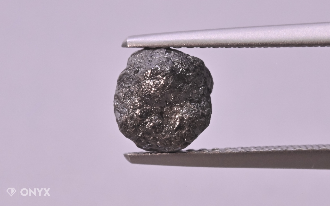 Diamantová černá hrudka 7,5 x 6,5 mm