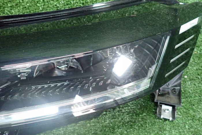 RENAULT MEGANE E-TECH LED PURE VISION 22- reflektor links Licht links