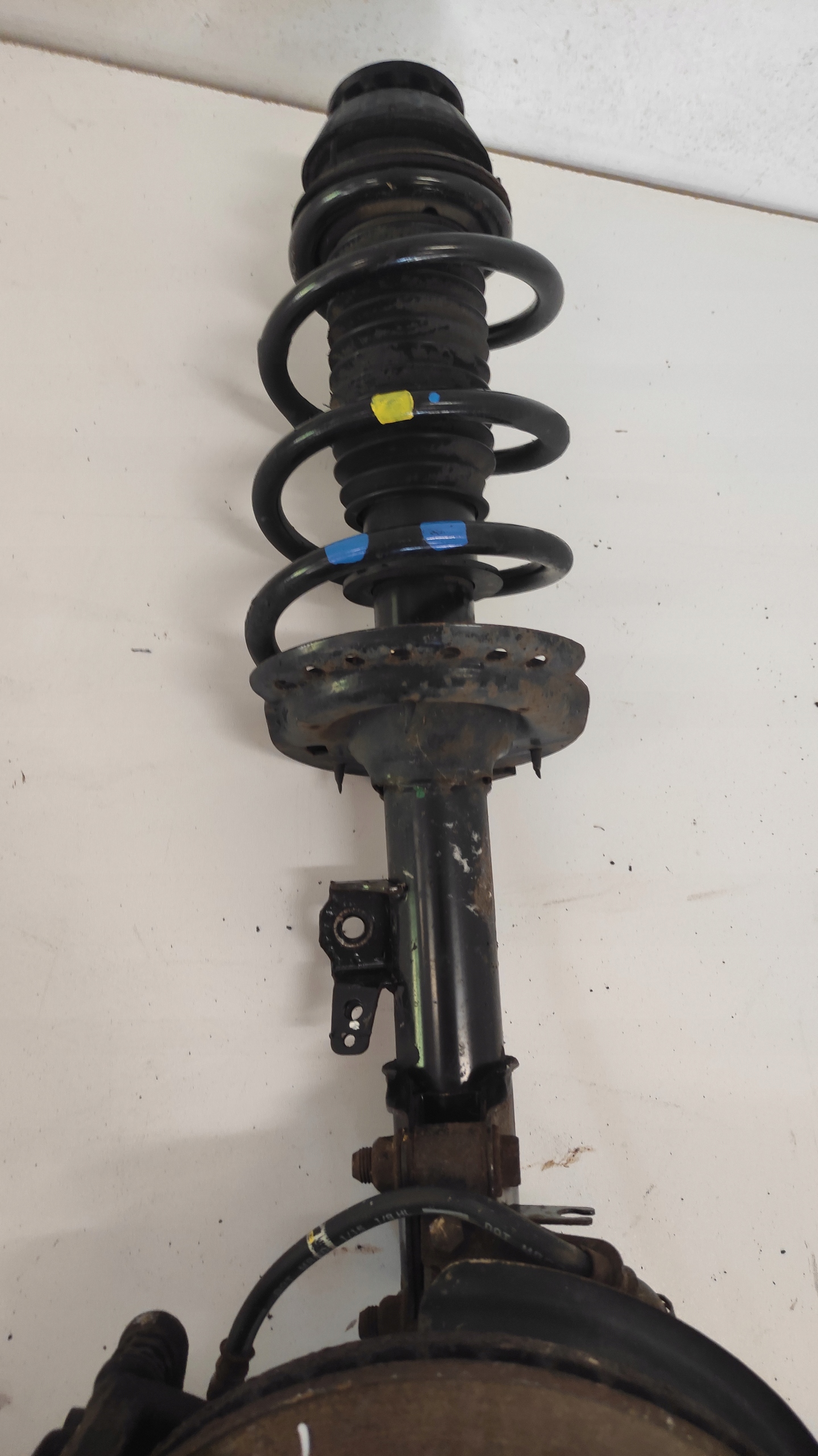 KIA VENGA LIFT McPherson left swing 15-19