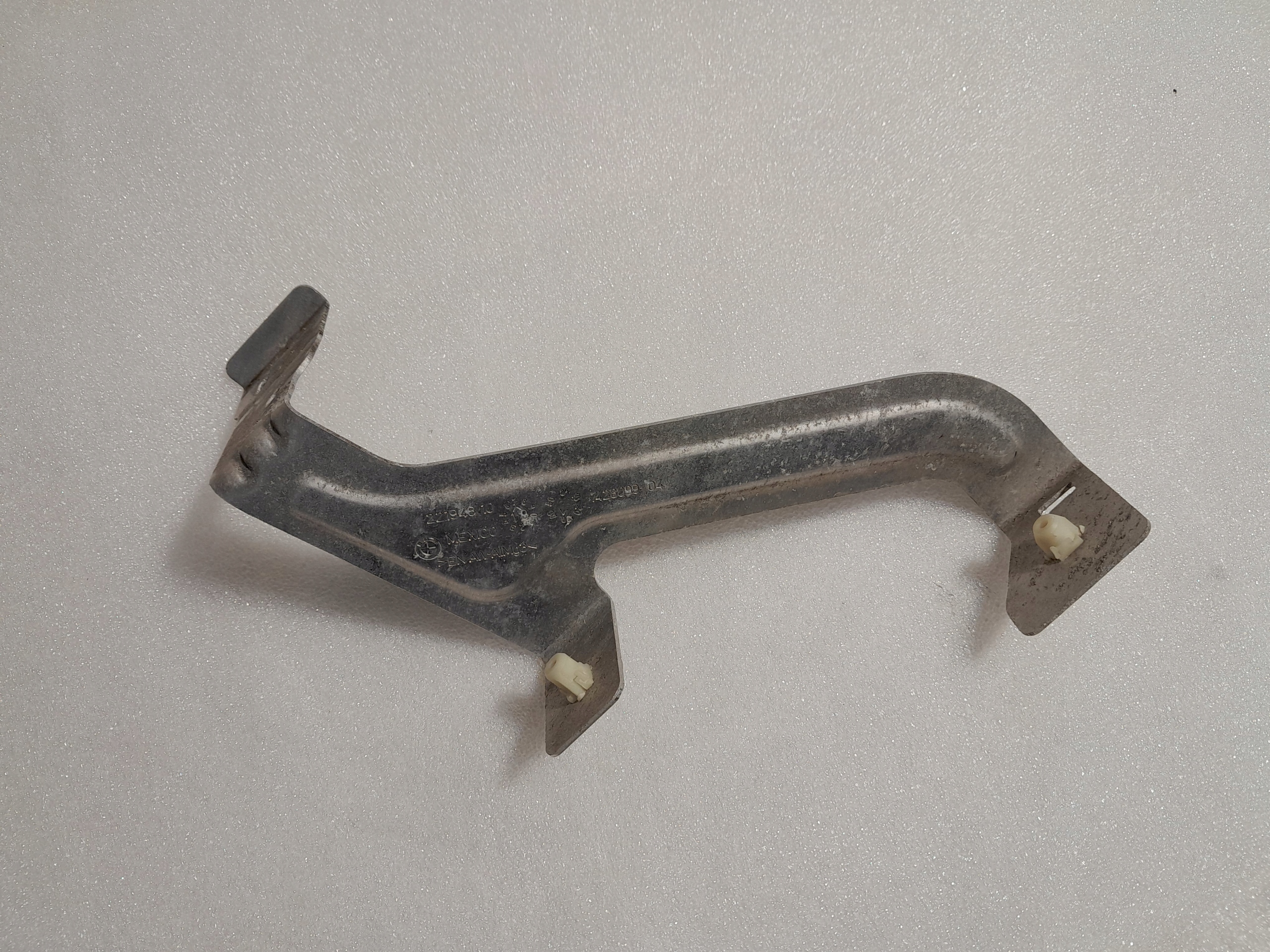 BMW X7 G07 40i bracket OBUDOWY chassis 7428099