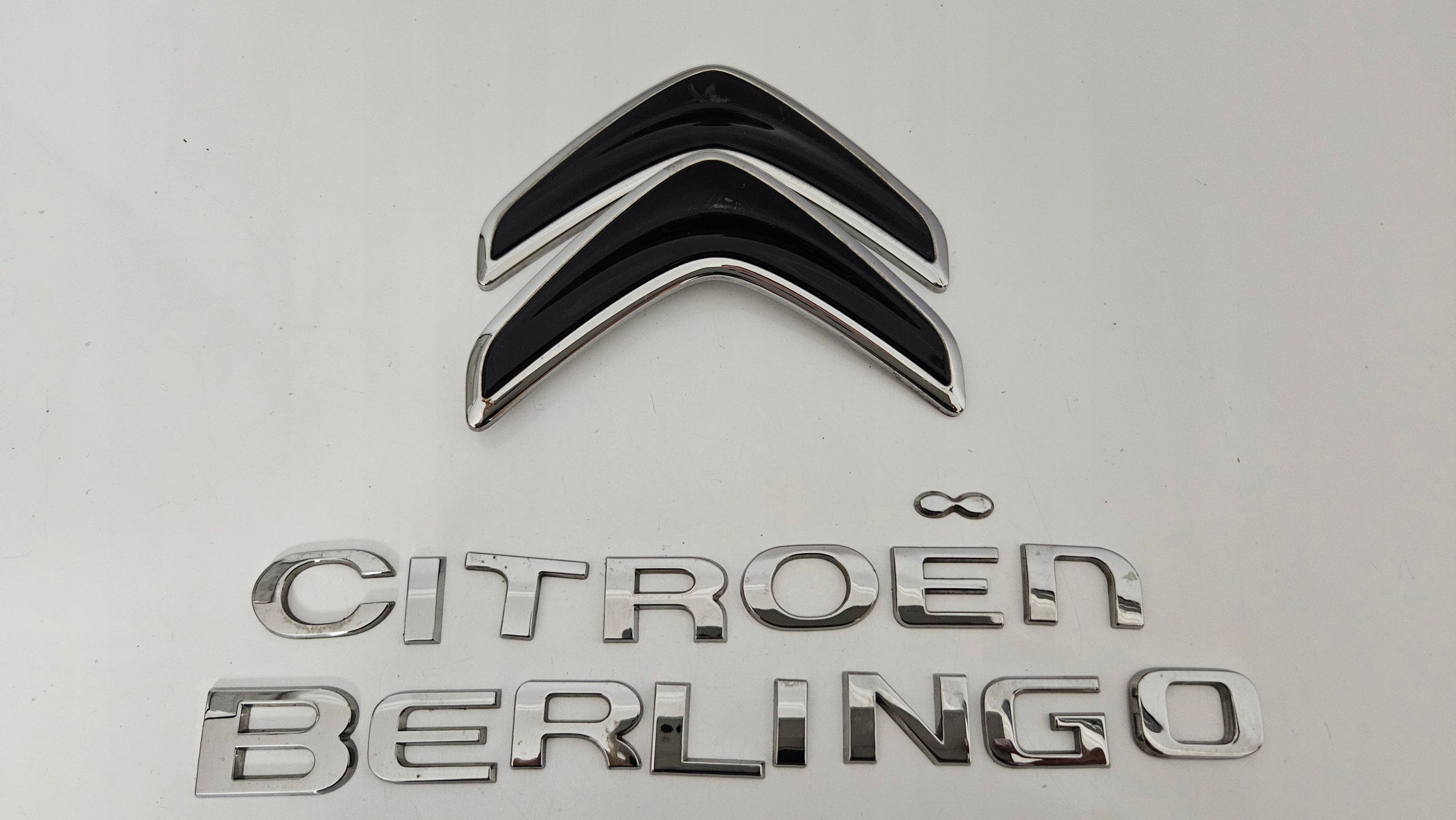 CITROEN BERLINGO 2016-2022 EMBLEMAT KLAPA TYŁ 9827365677