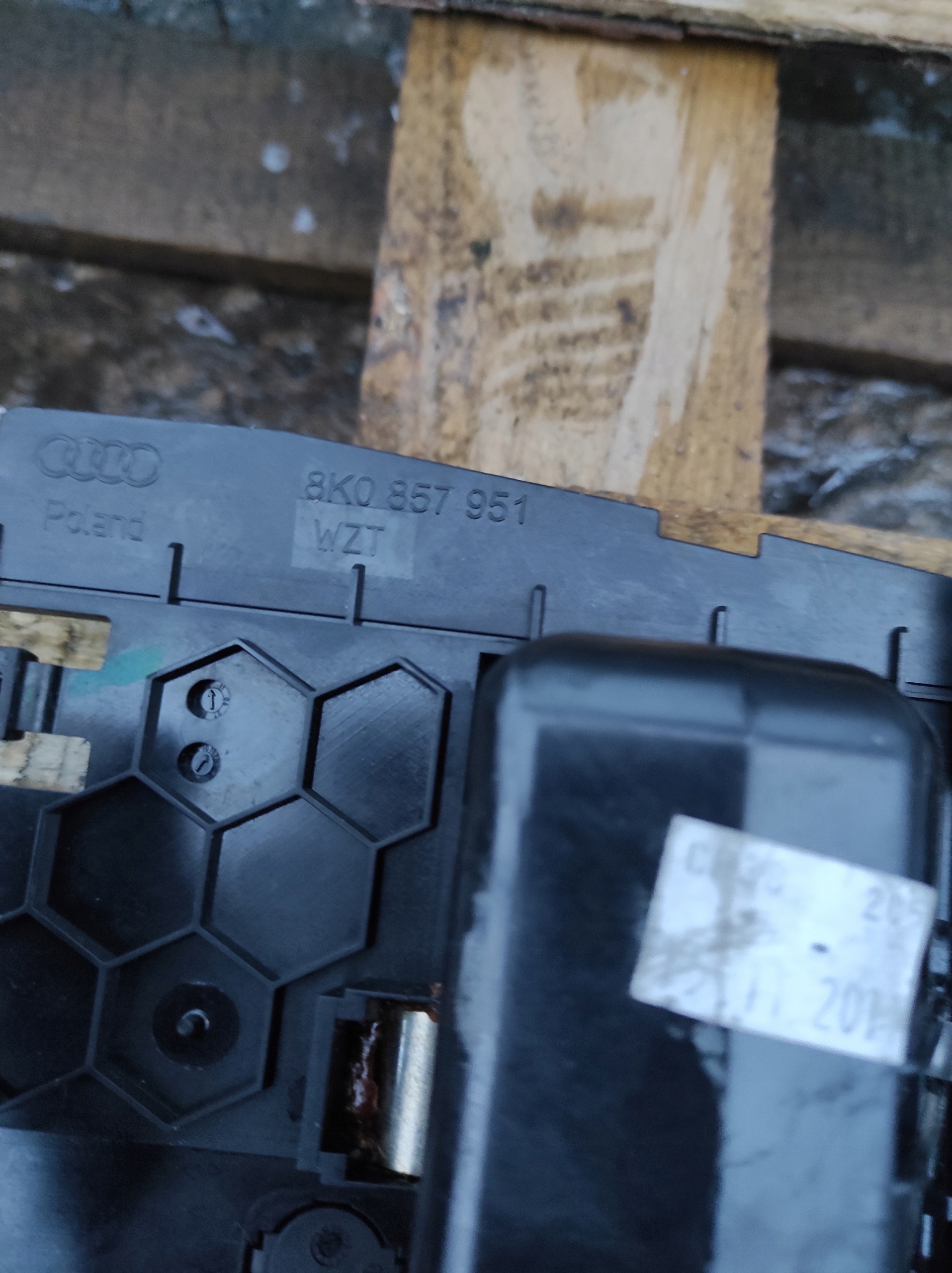 Aschenbecher vorne AUDI A4 B8 A5 8T 8K0857951