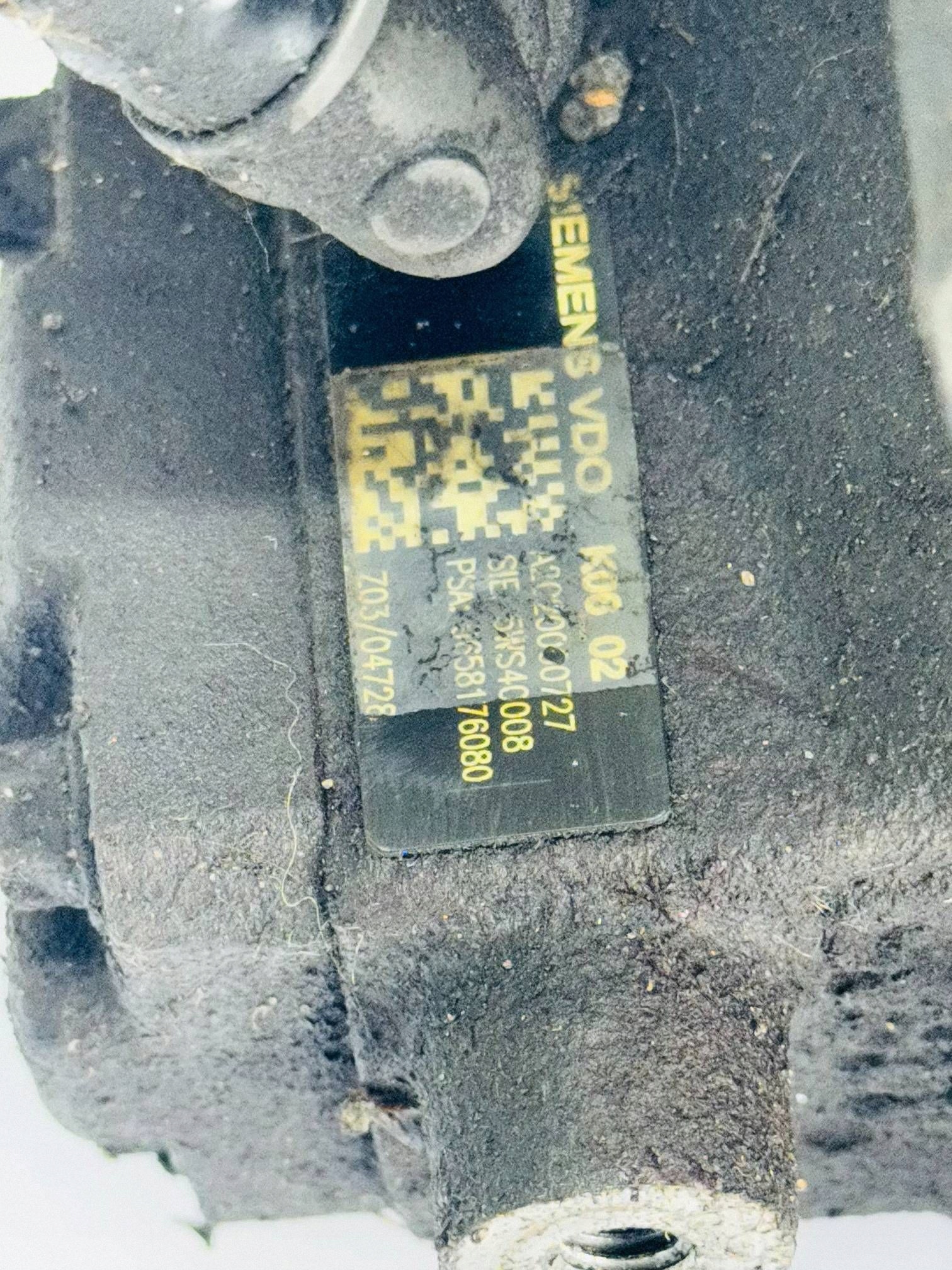 PEUGEOT 1007 1.4 HDI Einspritzpumpe 9658176080