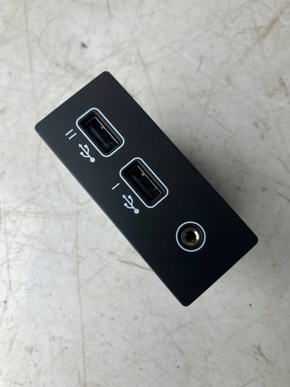 PORT adapter USB AUX RENAULT ARKANA 284H39520R