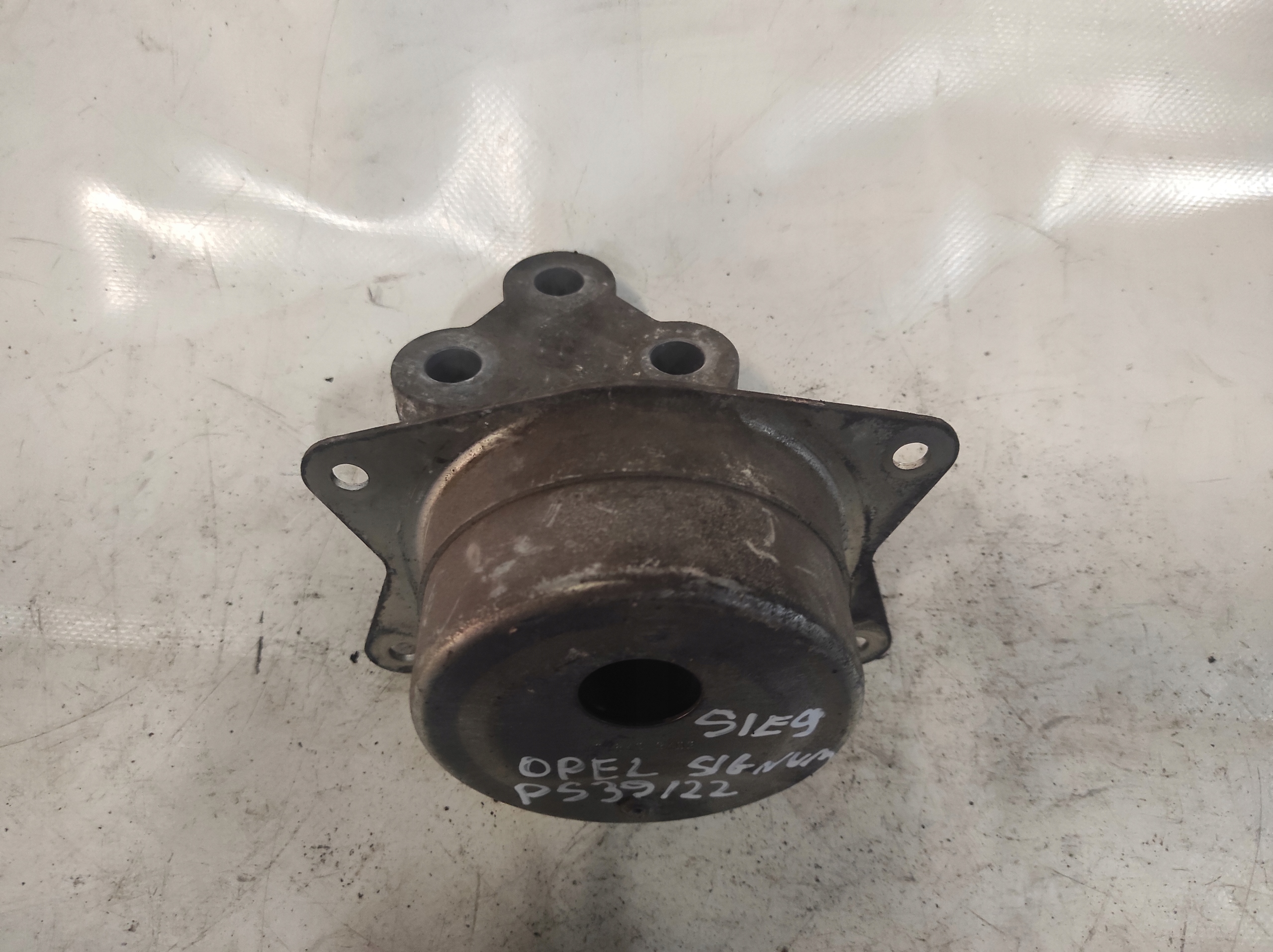 OPEL VECTRA C SIGNUM holder engine mount