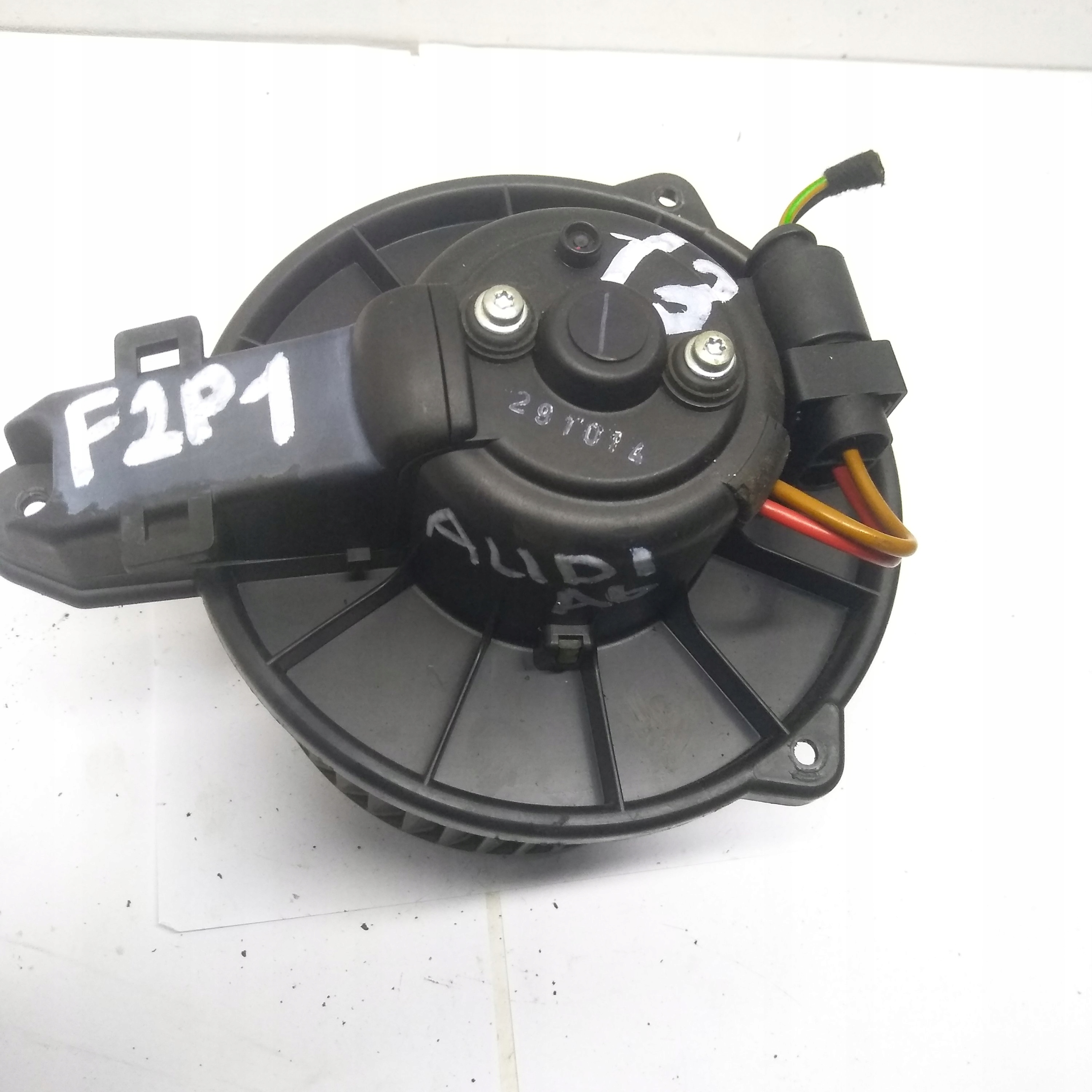 Bosch 0 130111 202 AS ventilátor topení AUDI A6