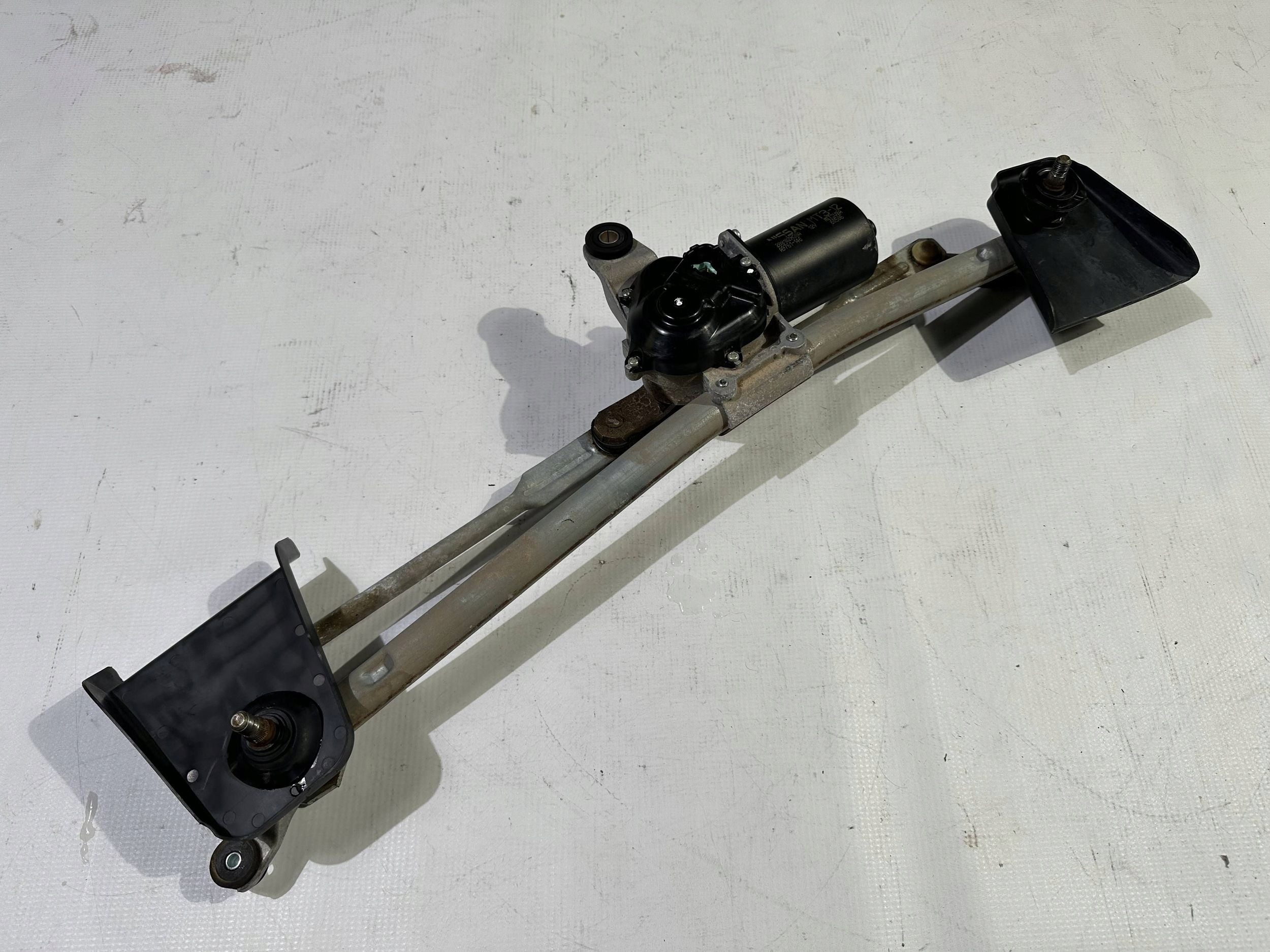 Gestänge Motor Wischer Nissan Titan 2016+