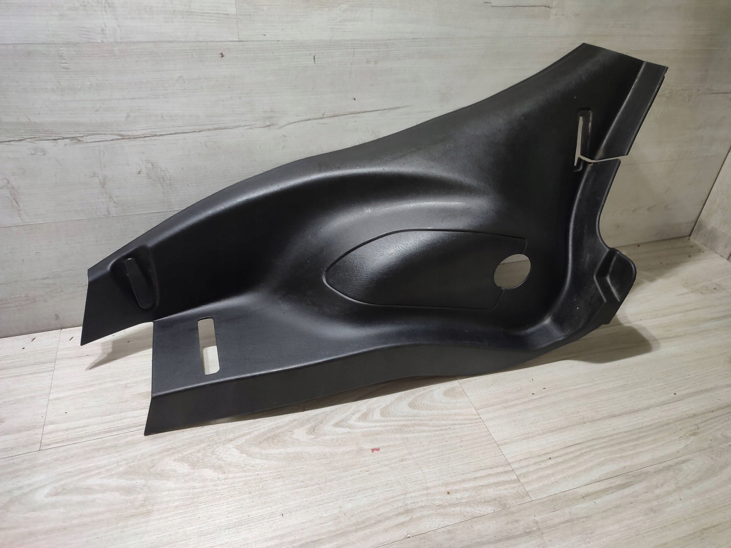 Fiat Tipo 2018 rear part side left cover lower slupka / D