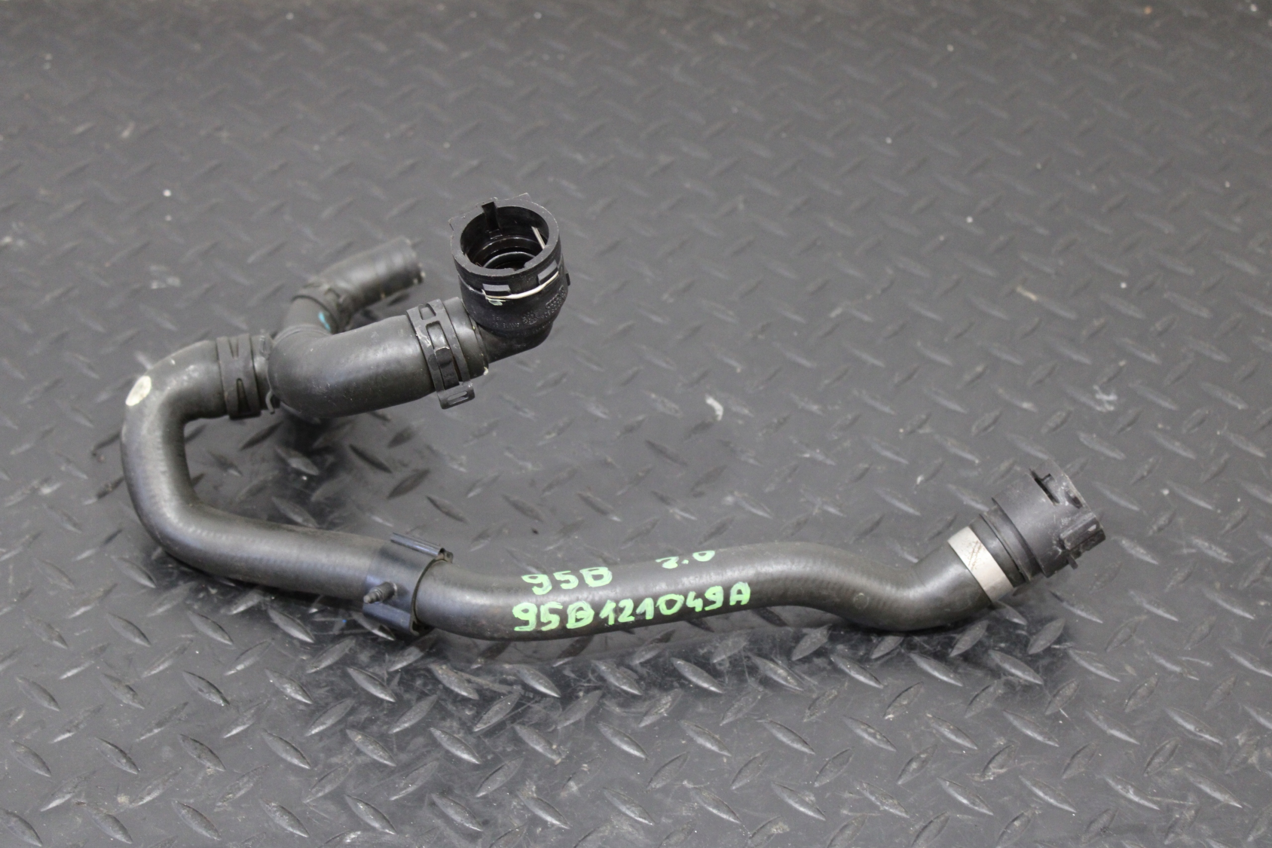 crijevo prijenos vode PORSCHE MACAN 95B 95B121049A