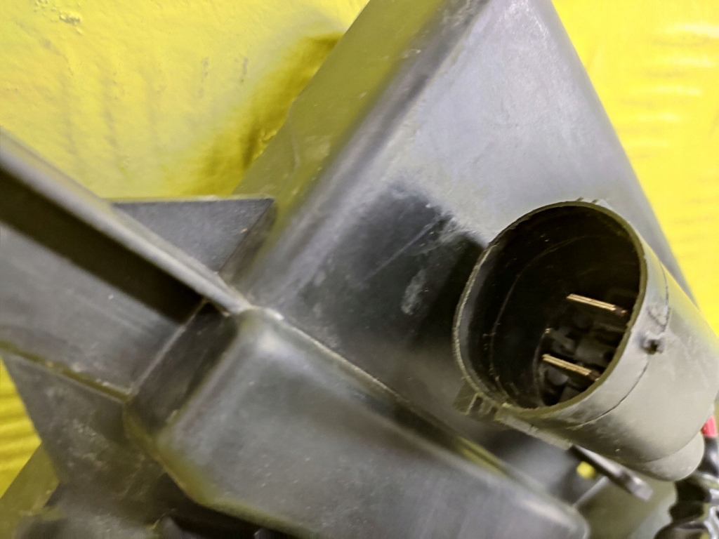 VOLVO V50 2.5 ventilátor chladiče
