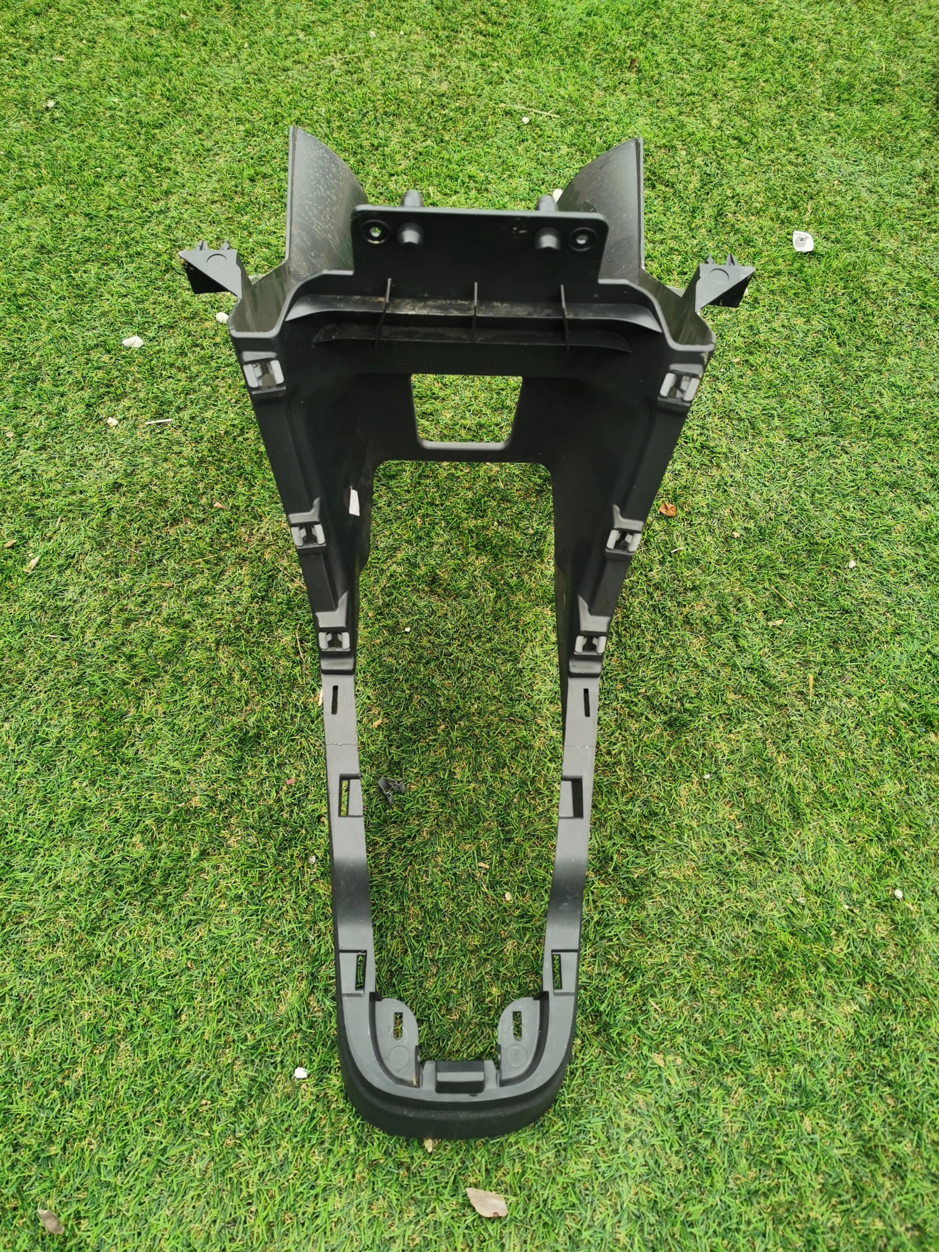 SKODA CITIGO VW UP! SEAT MII TUNEL mitte 1S0863243 1S0863243A 1S0.863.24