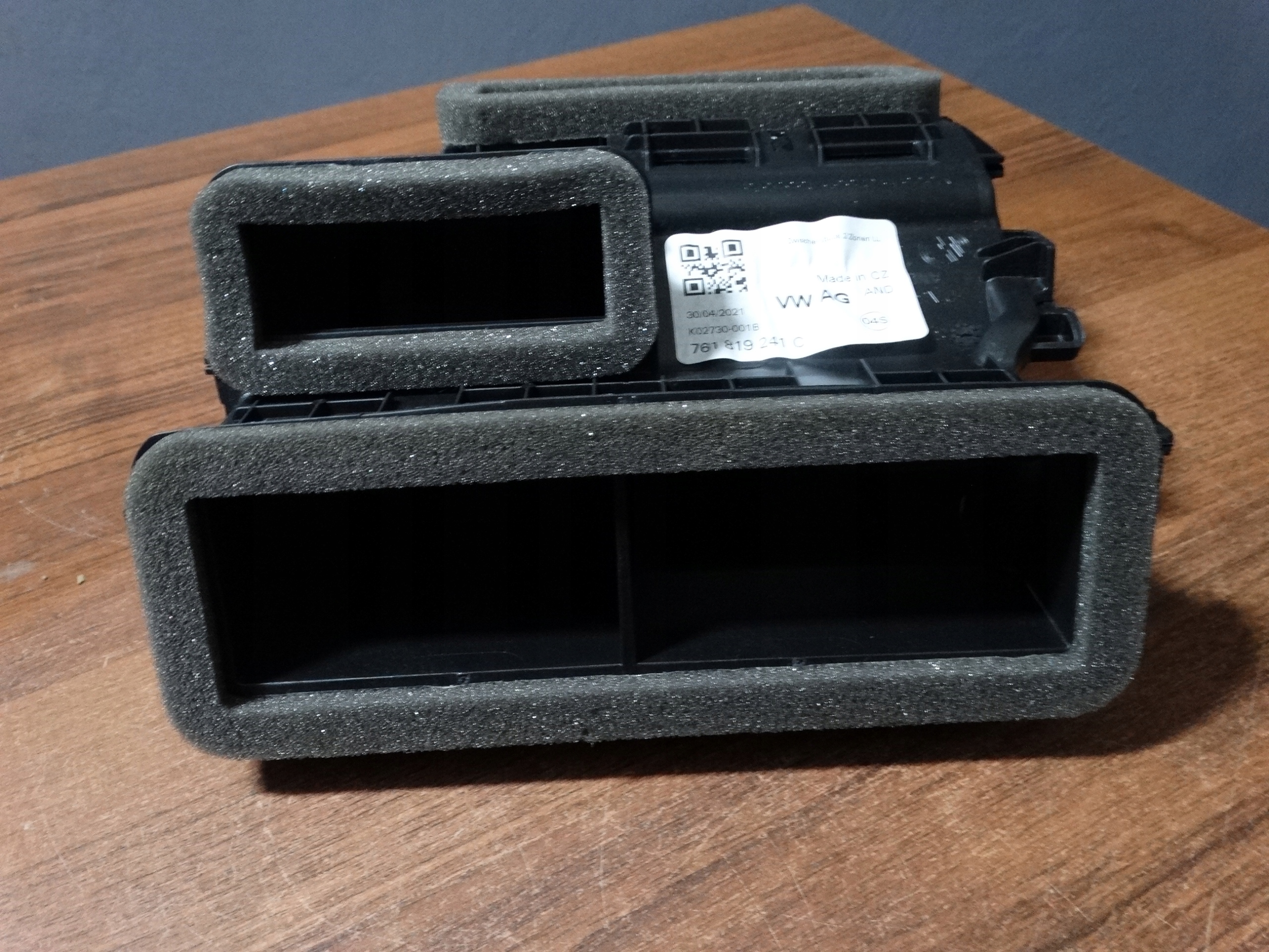 IDEALNY drain air left VW TOUAREG III 1